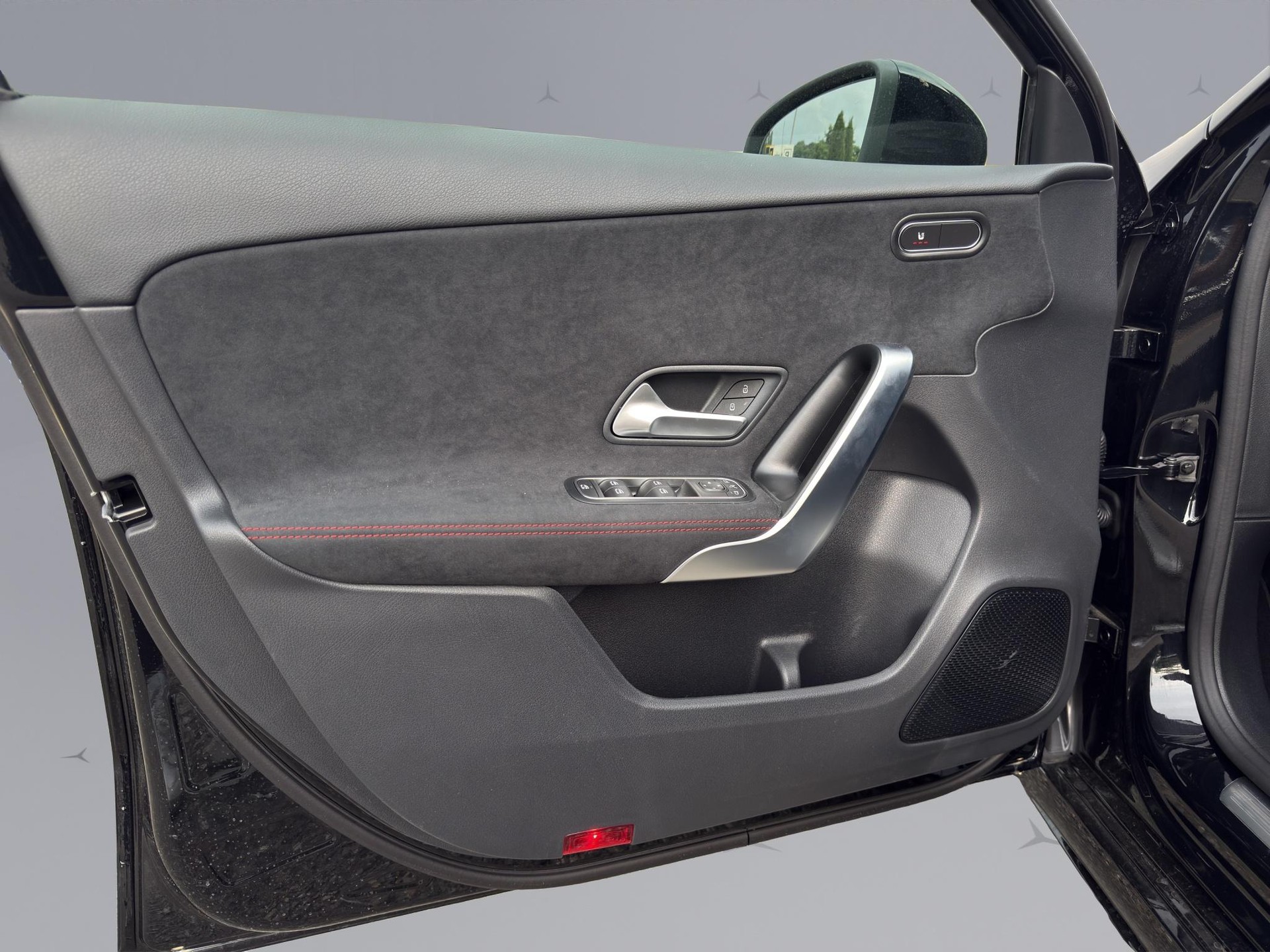 MERCEDES-BENZ A 200 Night Star AMG Line-image-20