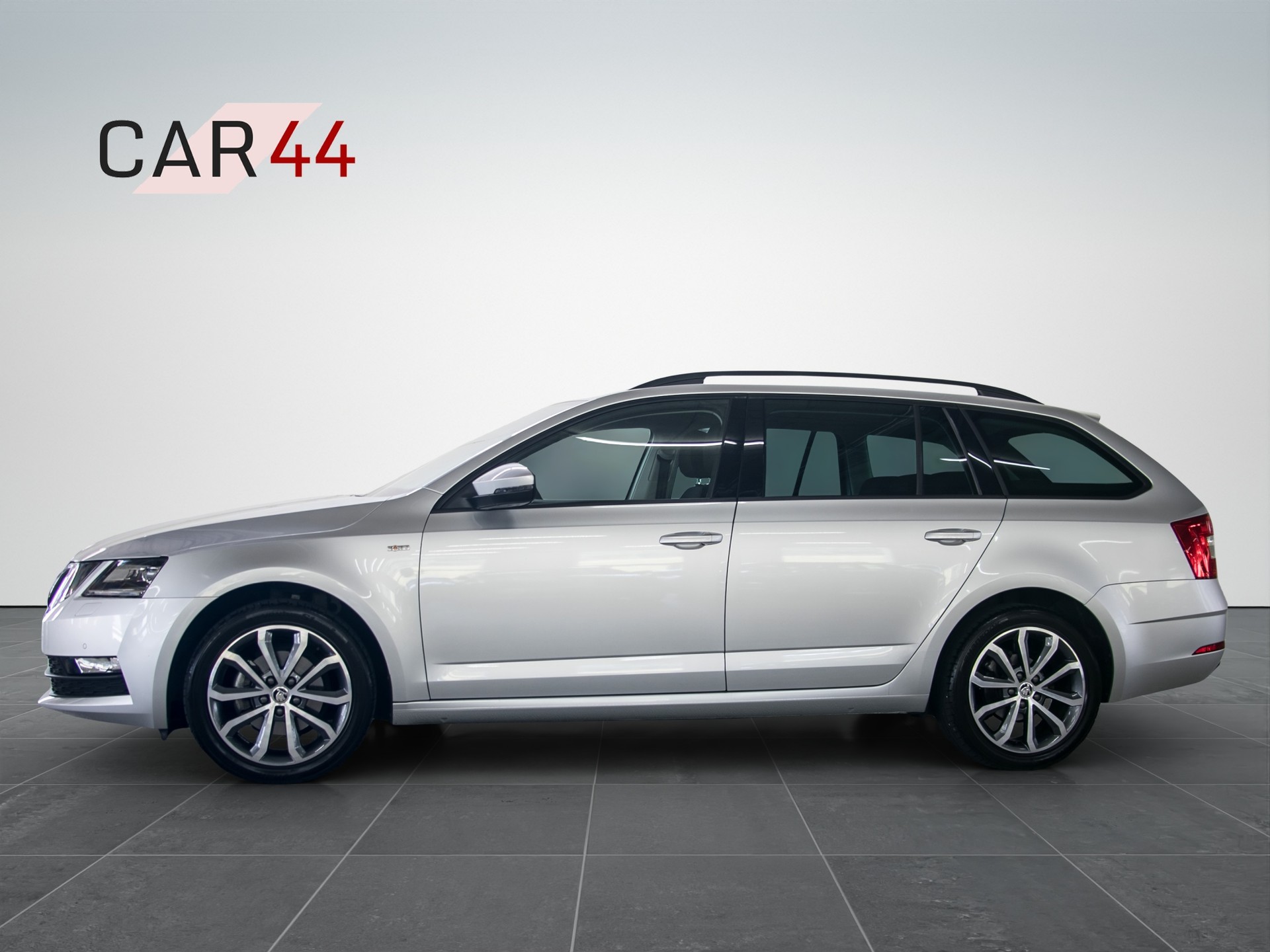 SKODA Octavia Combi 1.5 TSI Soleil DSG-image-1