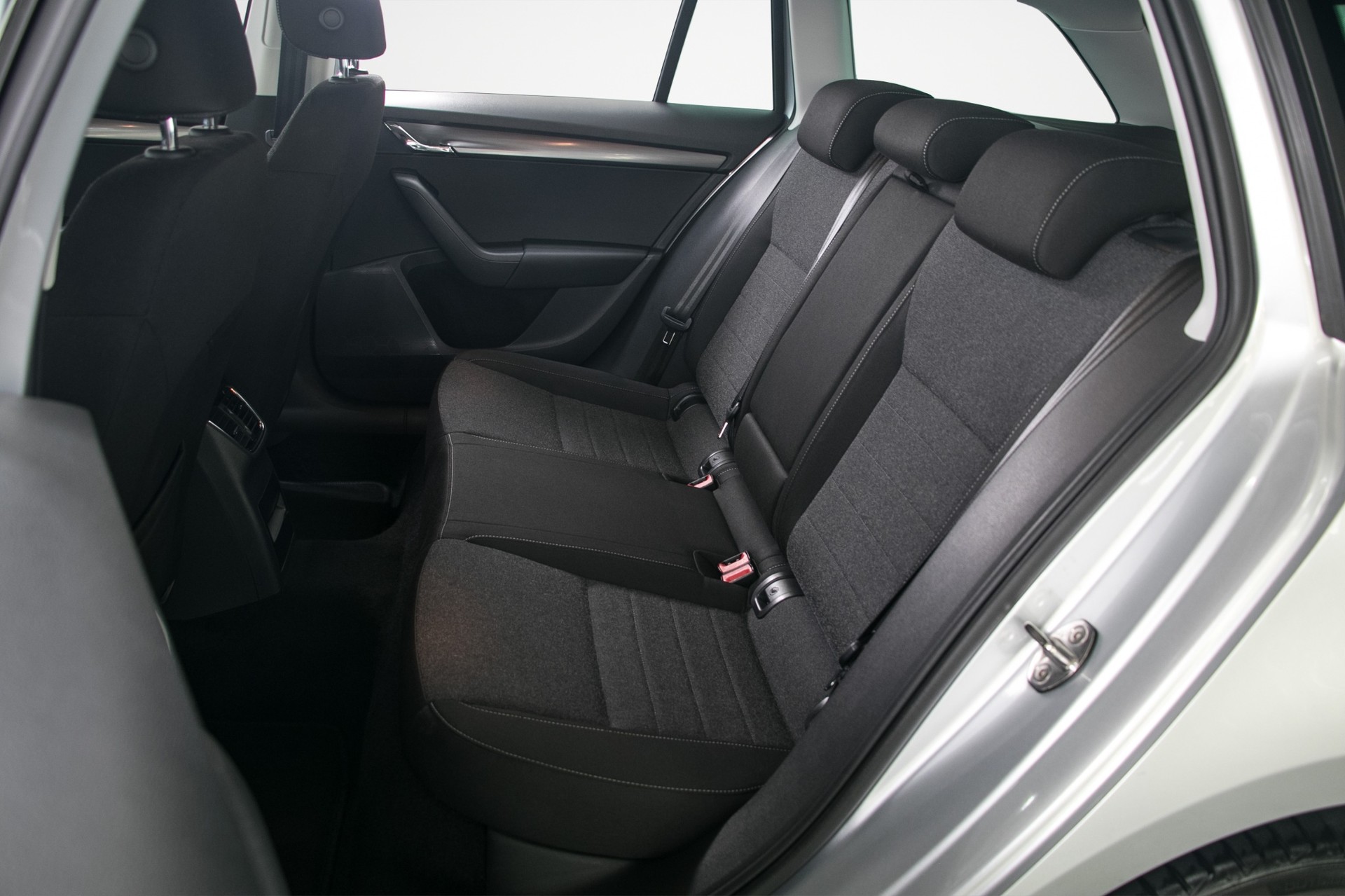 SKODA Octavia Combi 1.5 TSI Soleil DSG-image-11