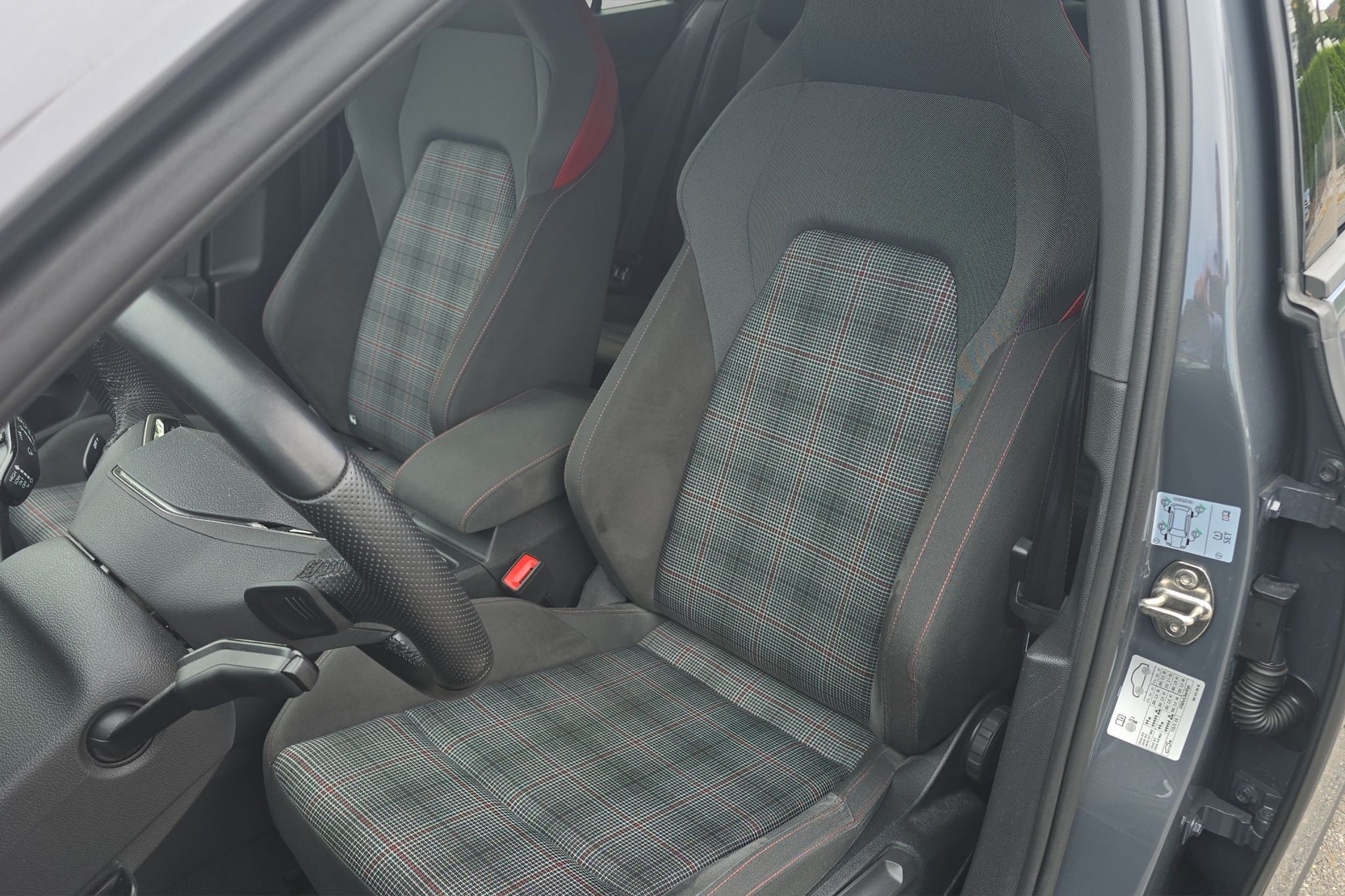 VW Golf 2.0 TSI GTI DSG-image-10