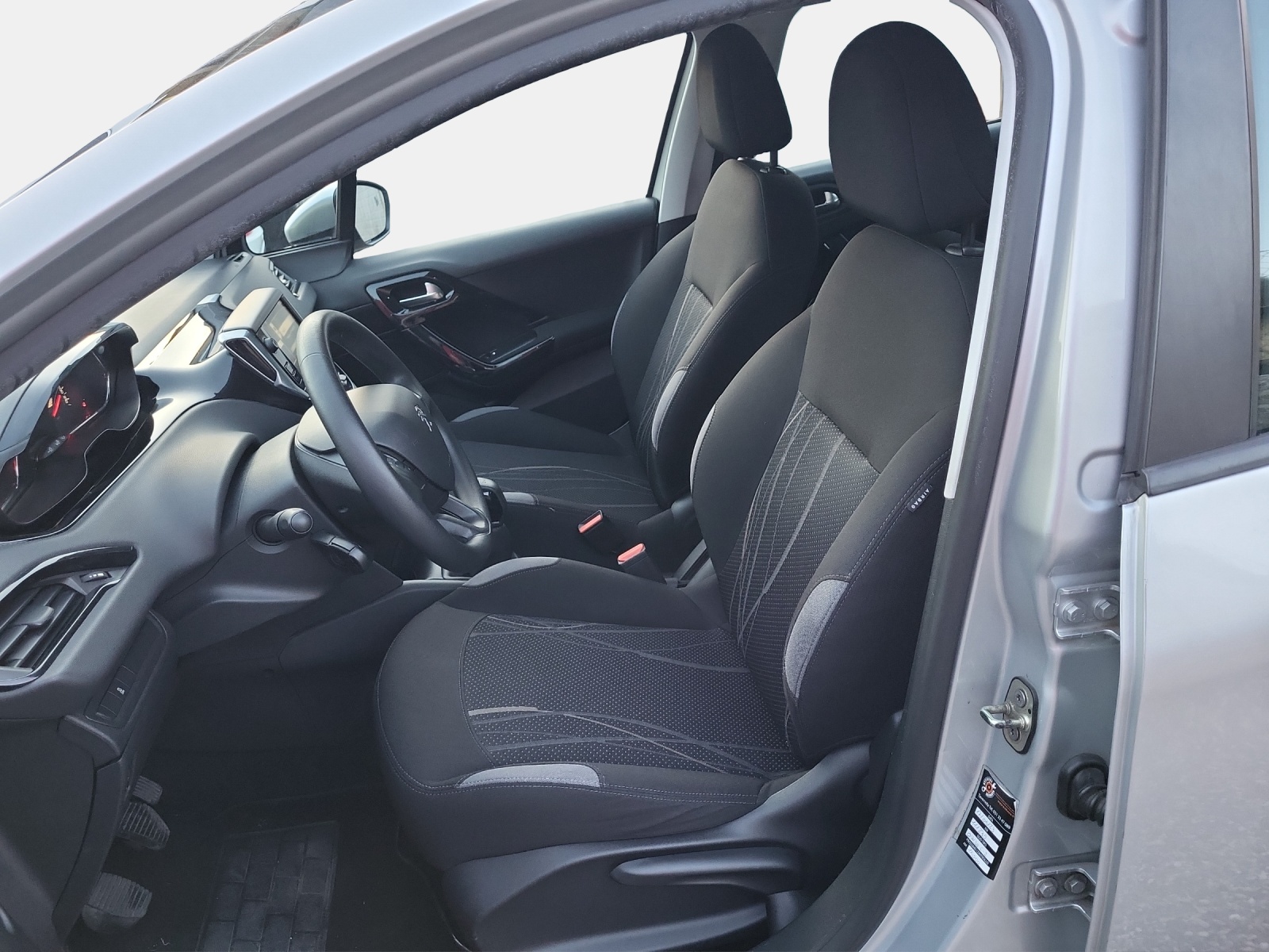 PEUGEOT 208 1.2 VTI Access-image-8