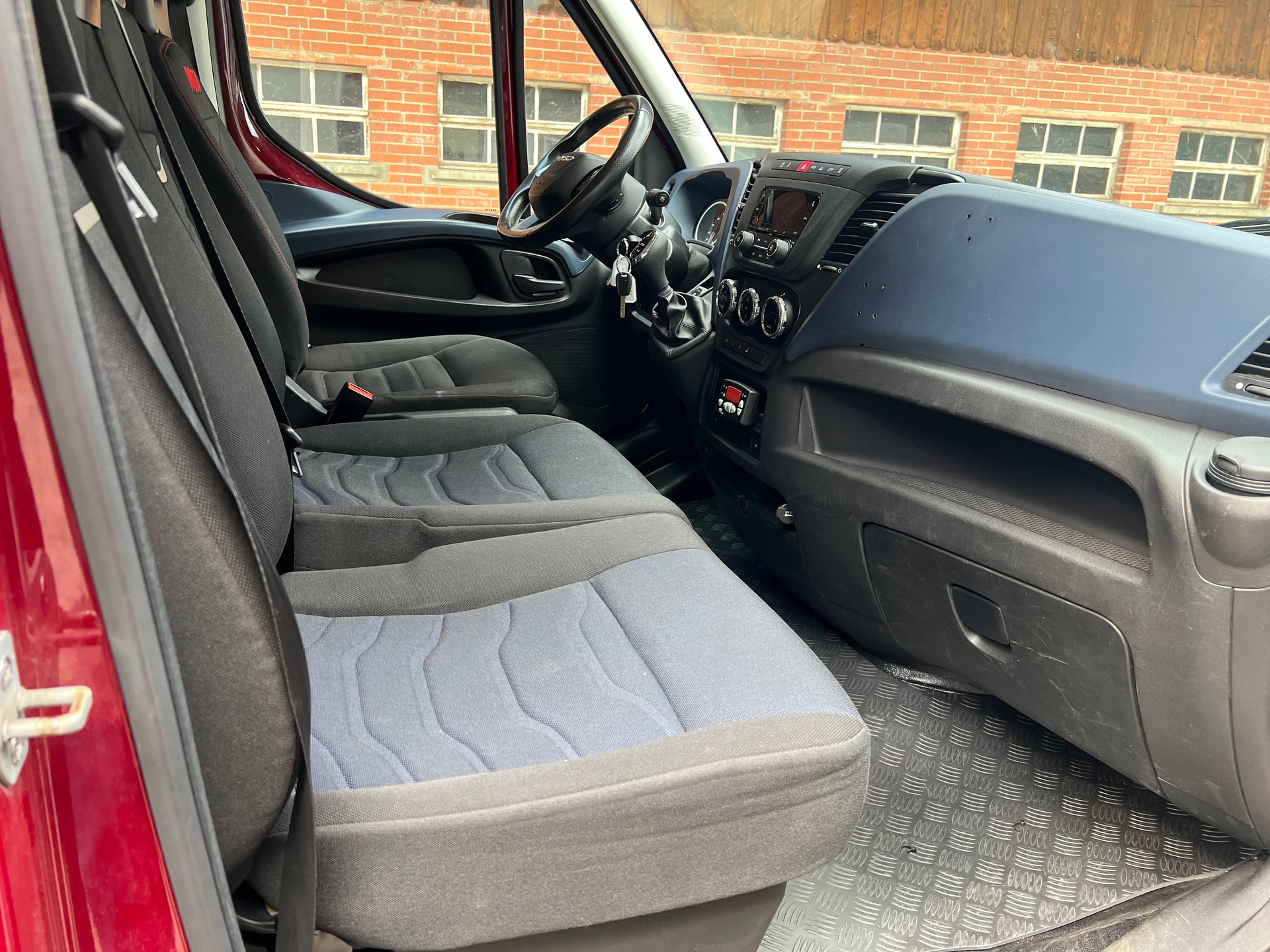 IVECO 33 S 16 A8-image-8