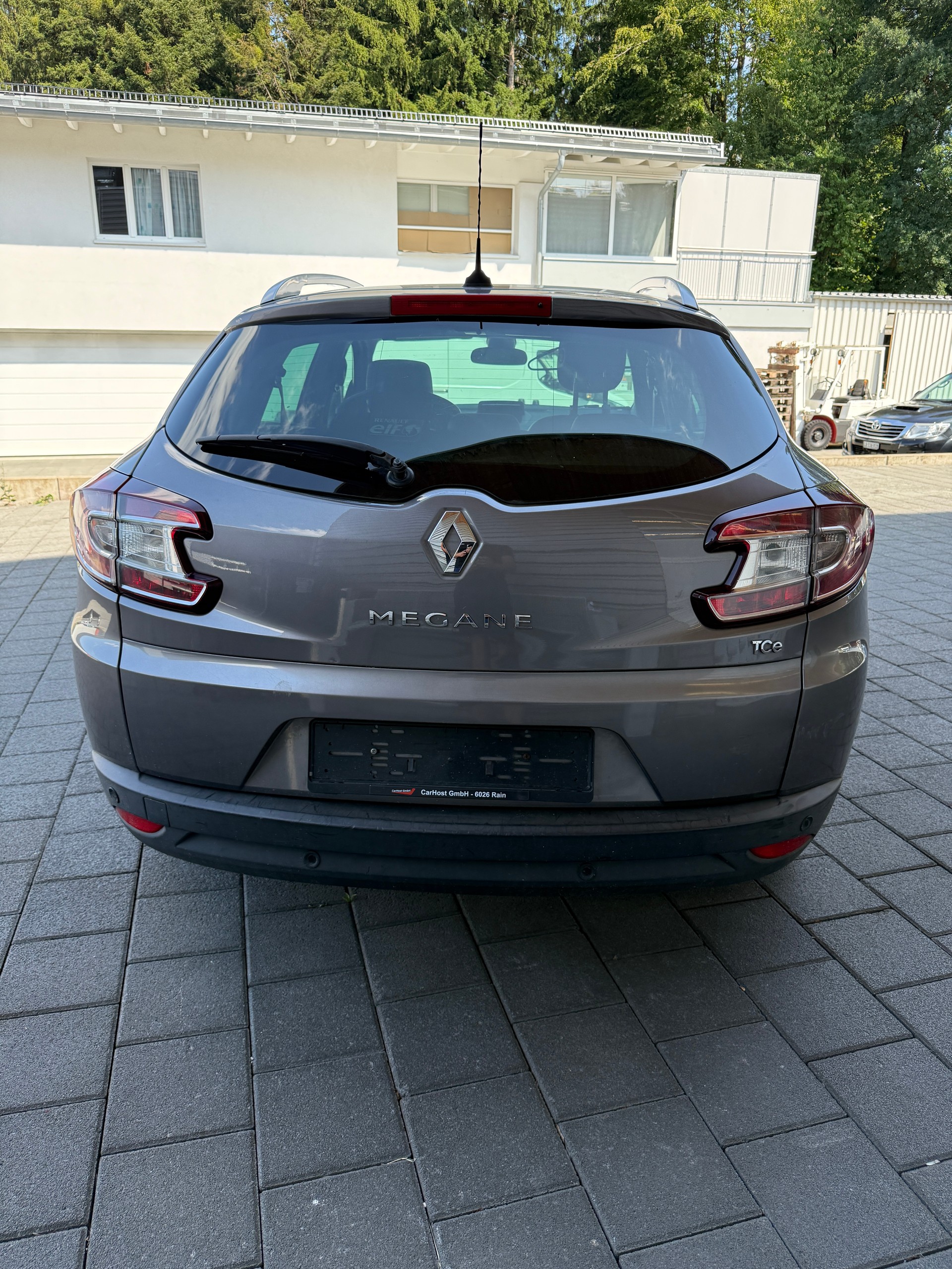 RENAULT Mégane Grandtour 1.2 16V Turbo Swiss Edition EDC-image-7