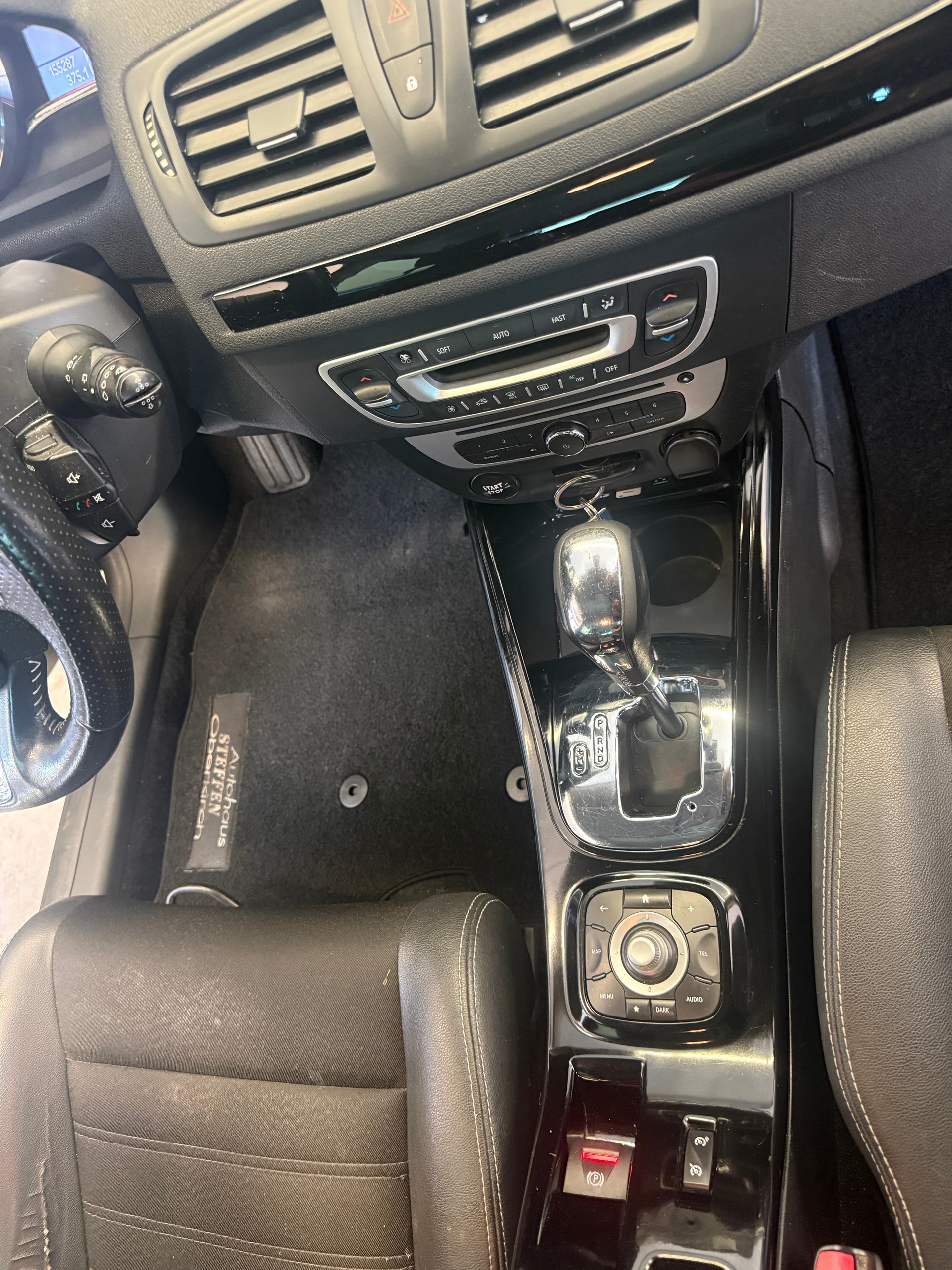 RENAULT Mégane Grandtour 1.2 16V Turbo Swiss Edition EDC-image-15