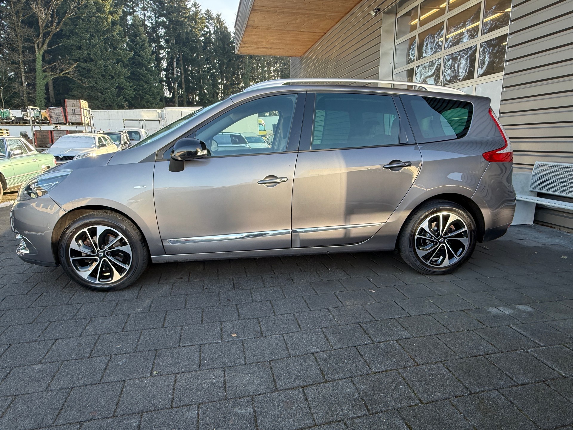 RENAULT Mégane Grandtour 1.2 16V Turbo Swiss Edition EDC-image-3