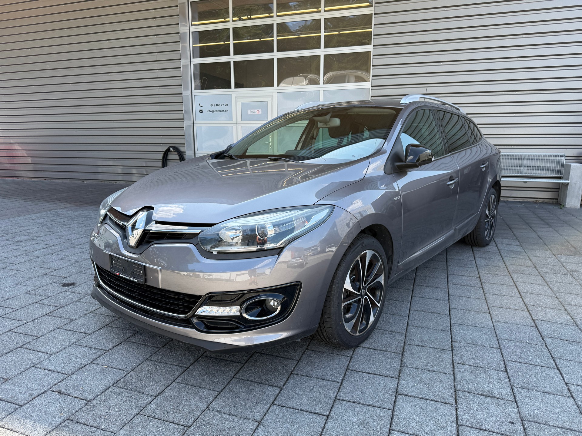 RENAULT Mégane Grandtour 1.2 16V Turbo Swiss Edition EDC-image-1
