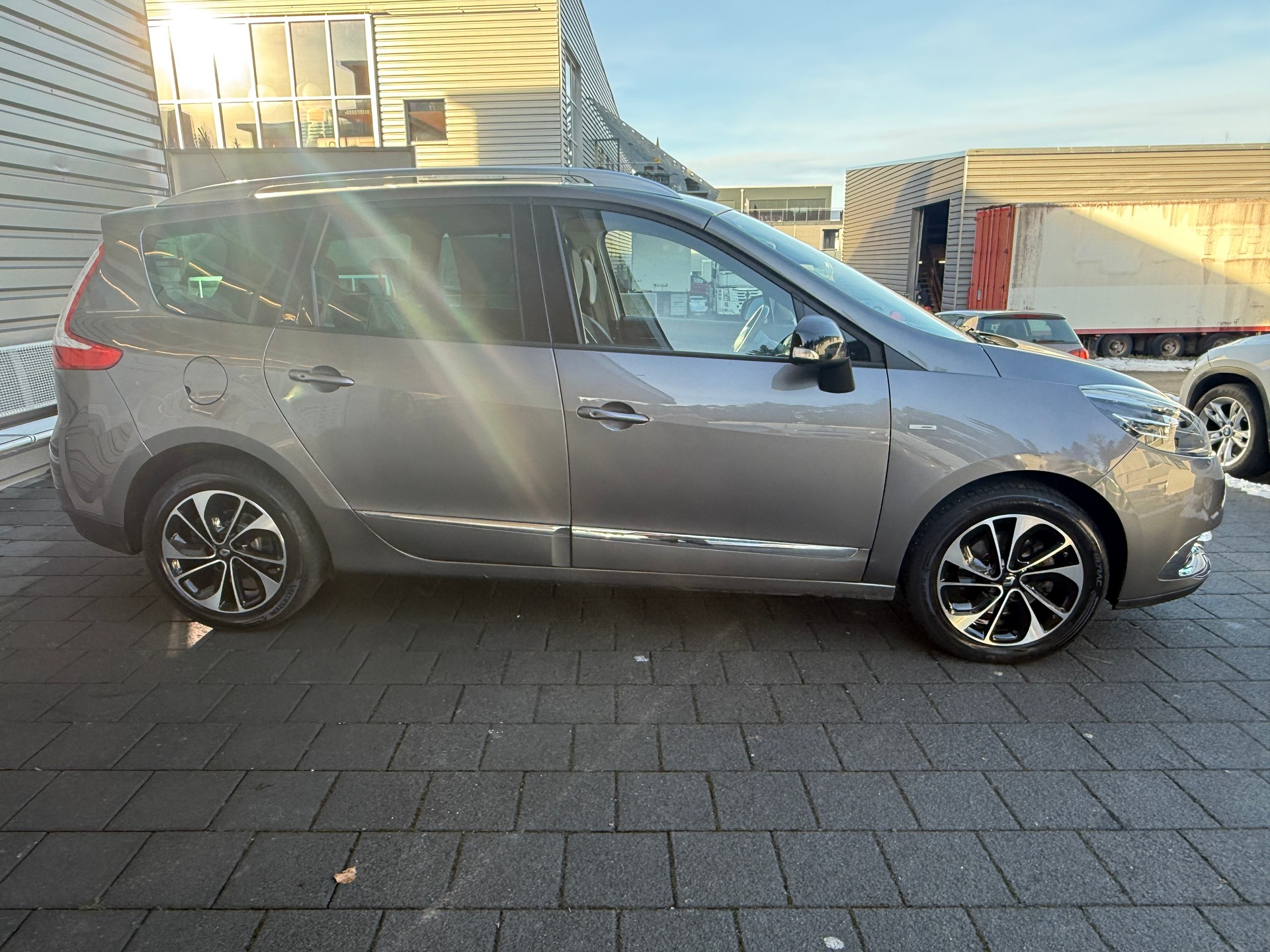RENAULT Mégane Grandtour 1.2 16V Turbo Swiss Edition EDC-image-4