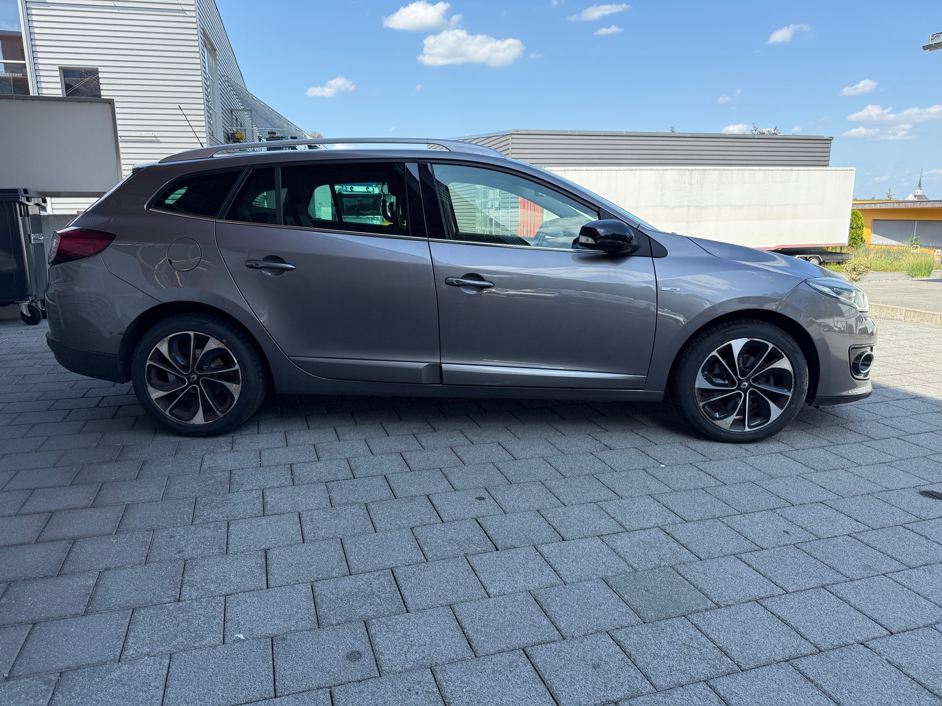 RENAULT Mégane Grandtour 1.2 16V Turbo Swiss Edition EDC-image-3