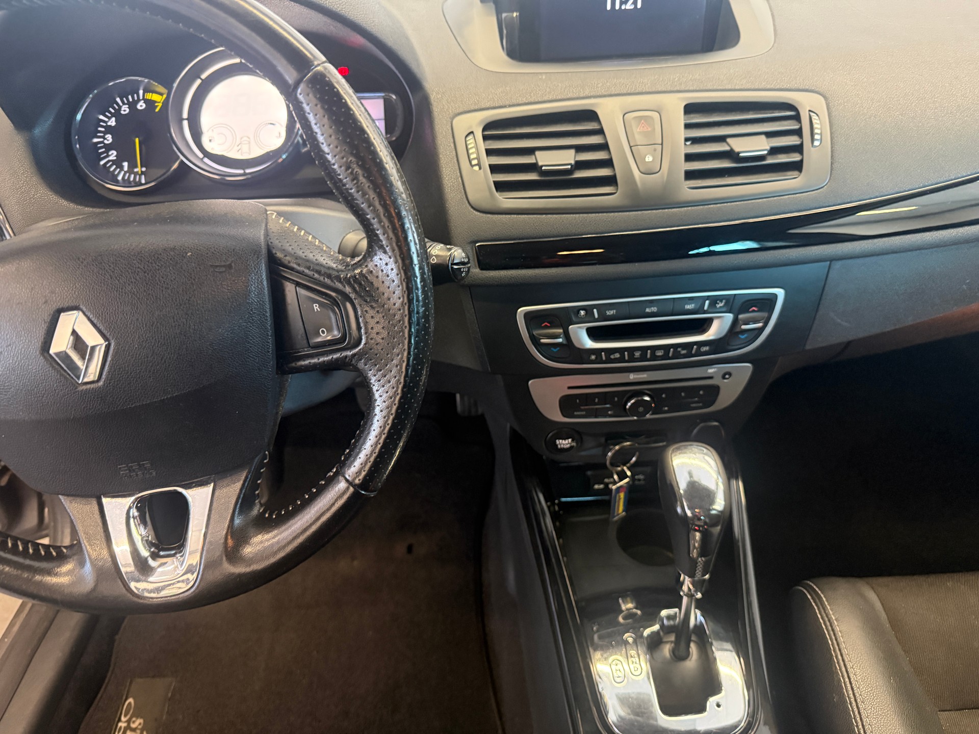 RENAULT Mégane Grandtour 1.2 16V Turbo Swiss Edition EDC-image-11