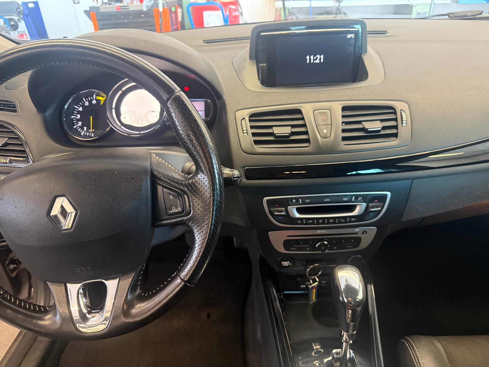RENAULT Mégane Grandtour 1.2 16V Turbo Swiss Edition EDC-image-12