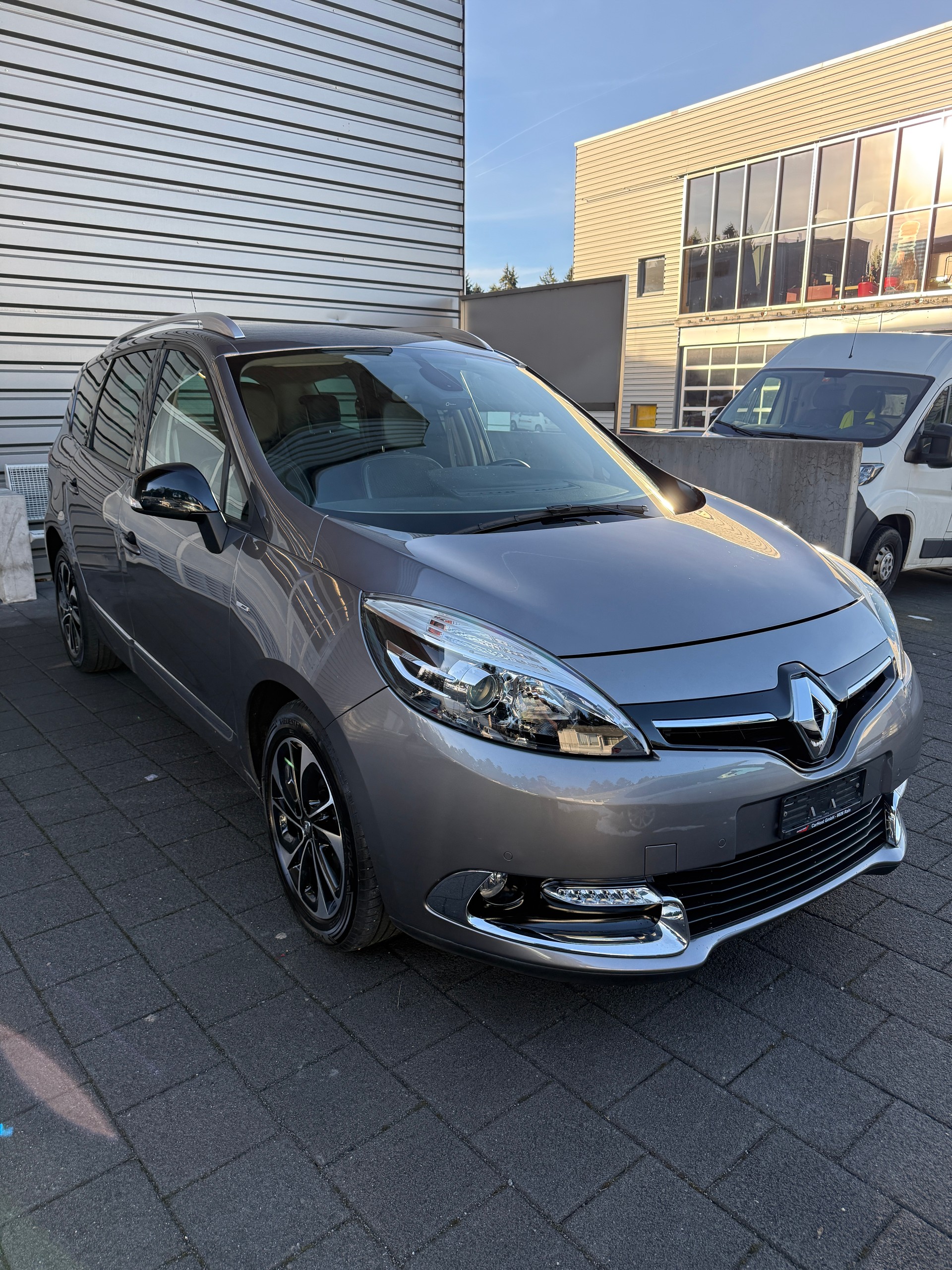 RENAULT Mégane Grandtour 1.2 16V Turbo Swiss Edition EDC-image-2