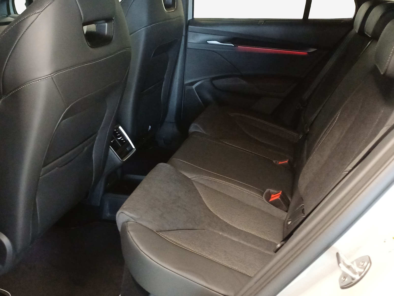 SKODA Elroq 85x Sportline 4x4-image-11
