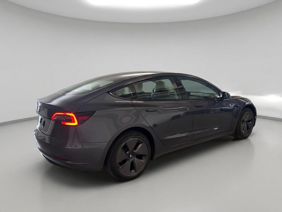 TESLA Model 3 RWD Long Range-image-3
