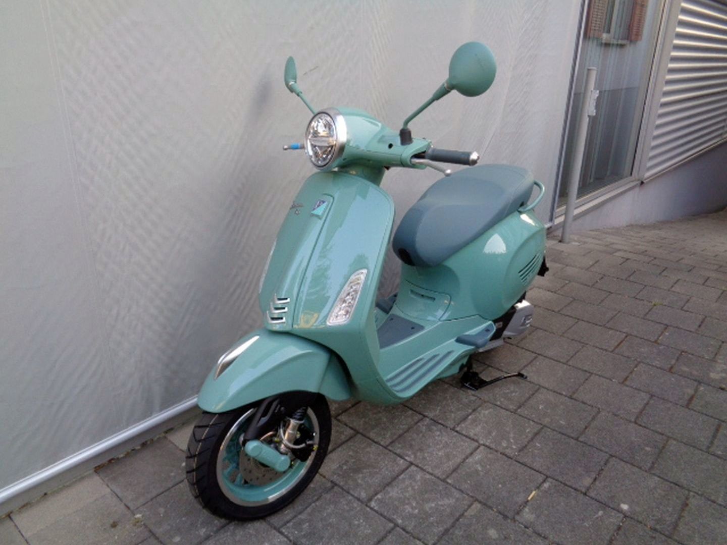 PIAGGIO VESPA PRIMAVERA 125 ABS 80TH MY26 E5-showroom-element-1