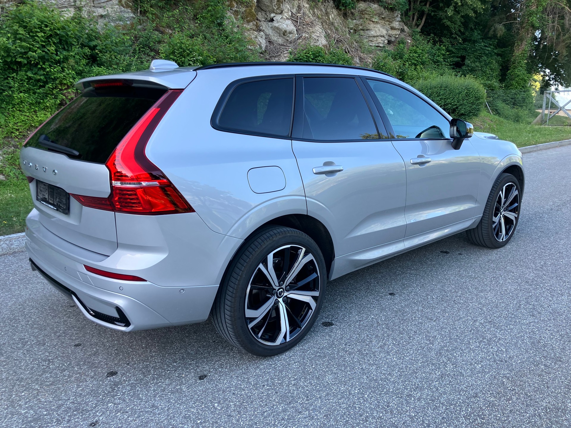 VOLVO 2.0 T6 TE R-Design eAWD-image-4