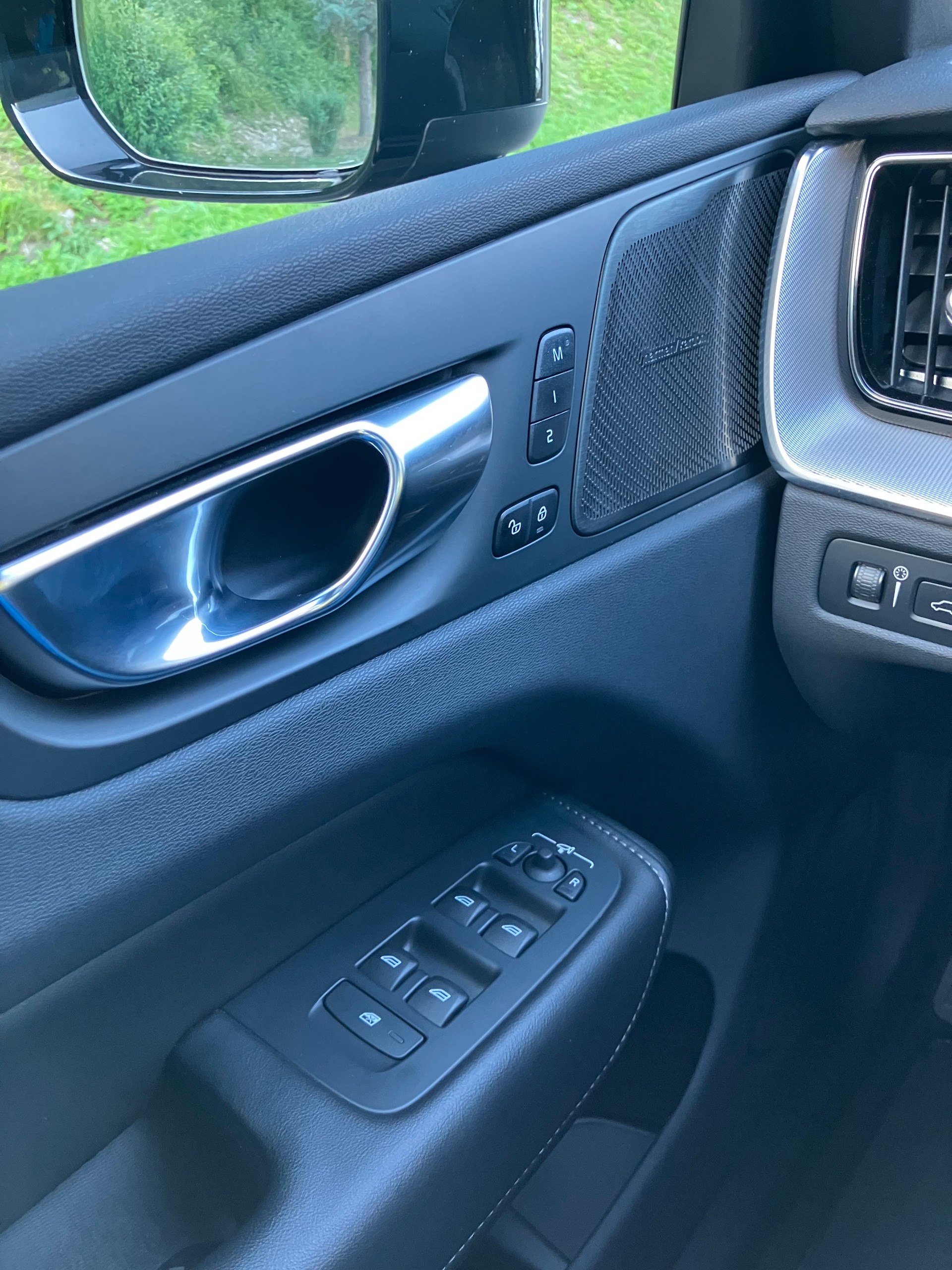 VOLVO 2.0 T6 TE R-Design eAWD-image-10
