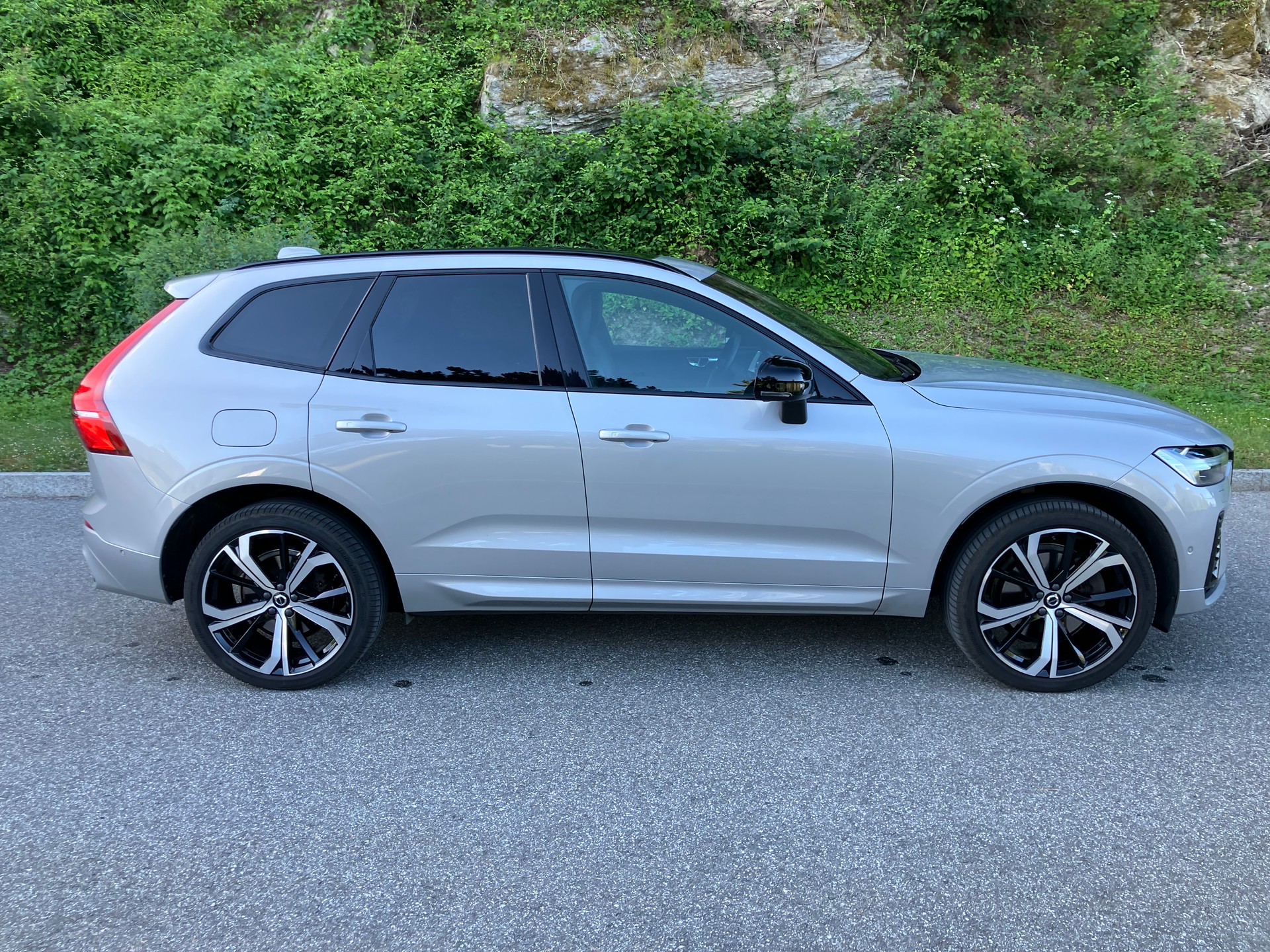 VOLVO 2.0 T6 TE R-Design eAWD-image-2