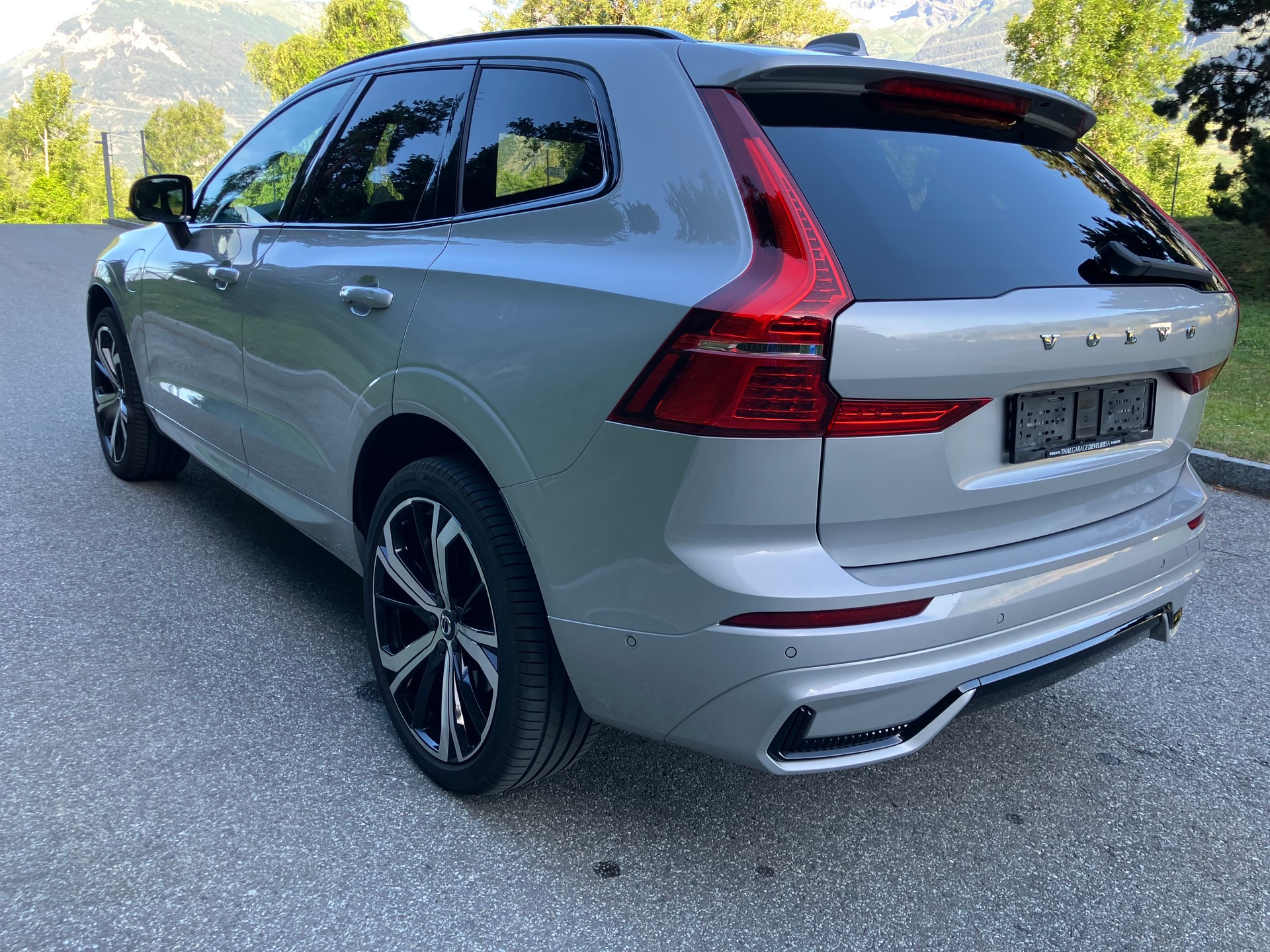 VOLVO 2.0 T6 TE R-Design eAWD-image-3