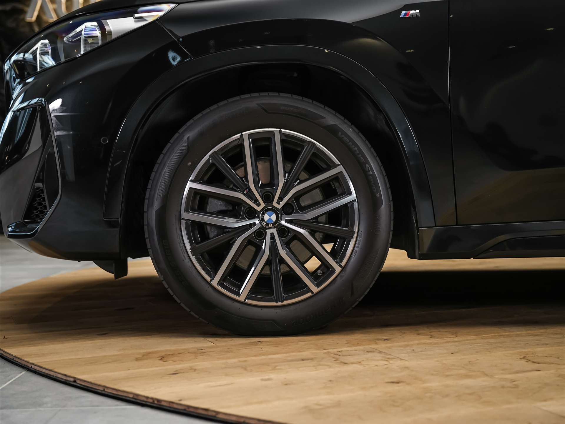 BMW X1 xDrive 23i M Sport *Abstandsregler*El. Sitze mit Memory*AHK*-image-15
