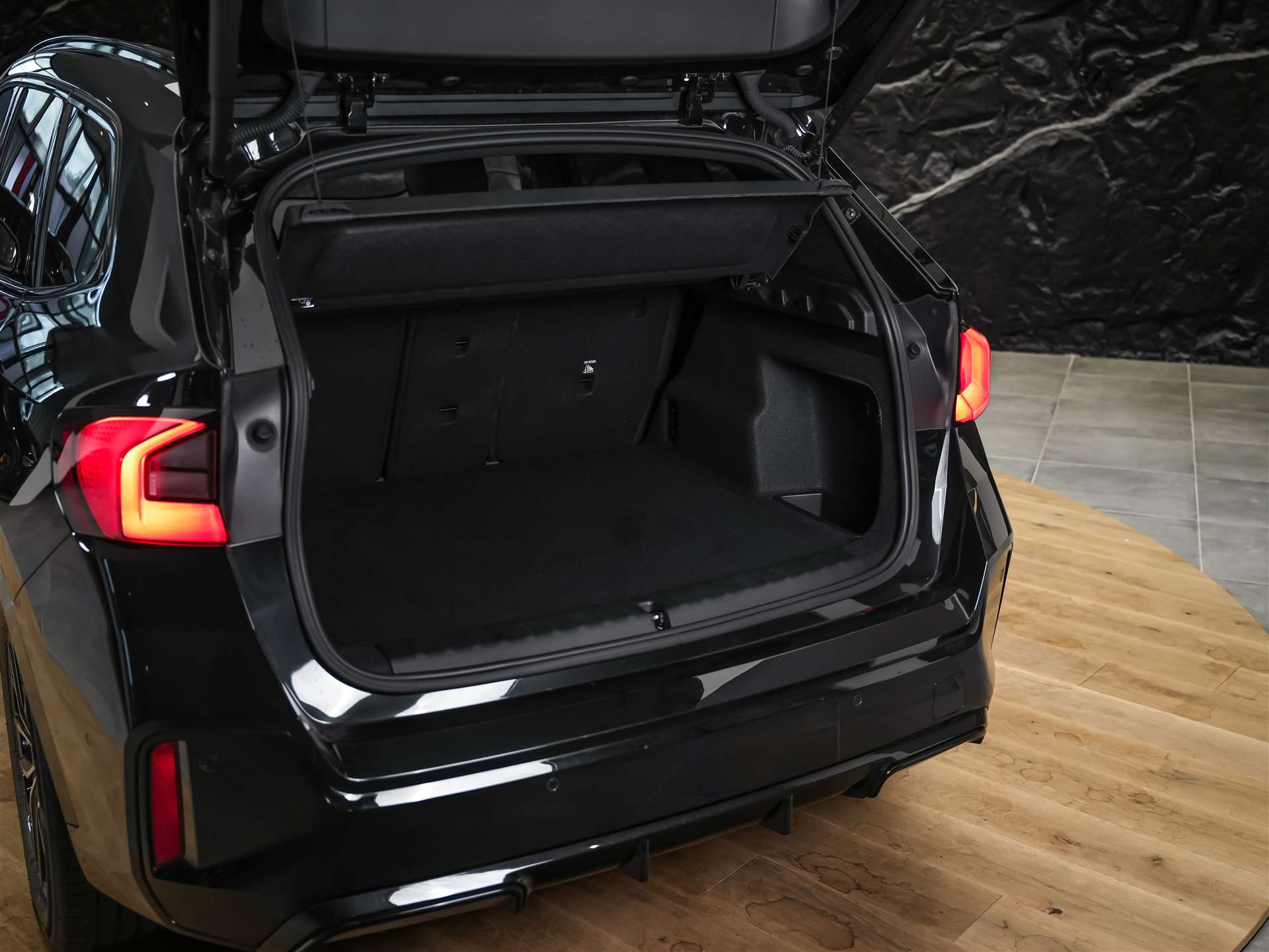 BMW X1 xDrive 23i M Sport *Abstandsregler*El. Sitze mit Memory*AHK*-image-42
