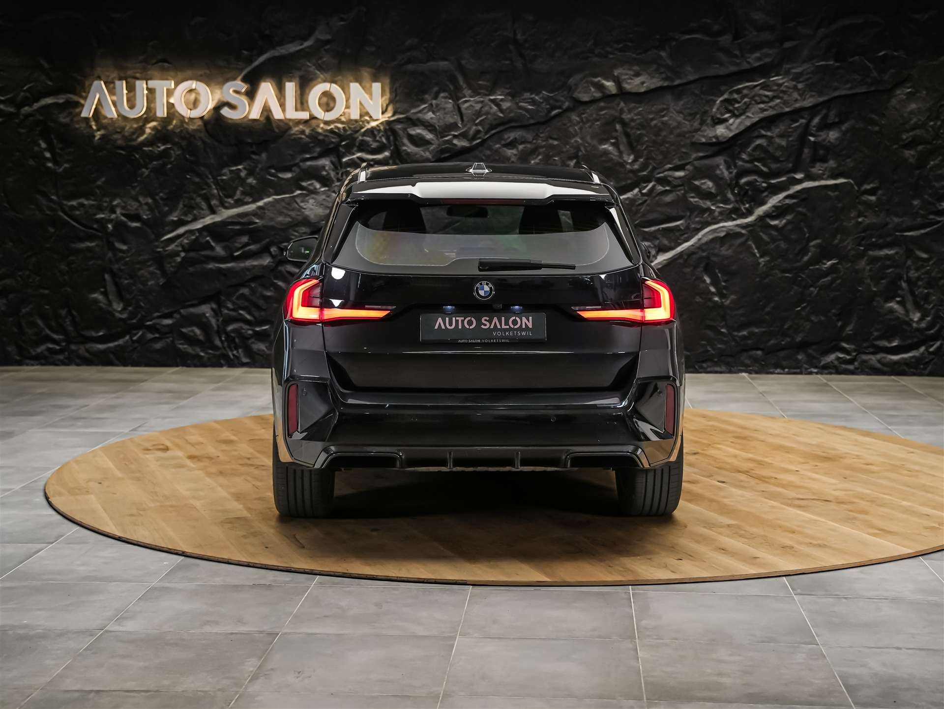 BMW X1 xDrive 23i M Sport *Abstandsregler*El. Sitze mit Memory*AHK*-image-3