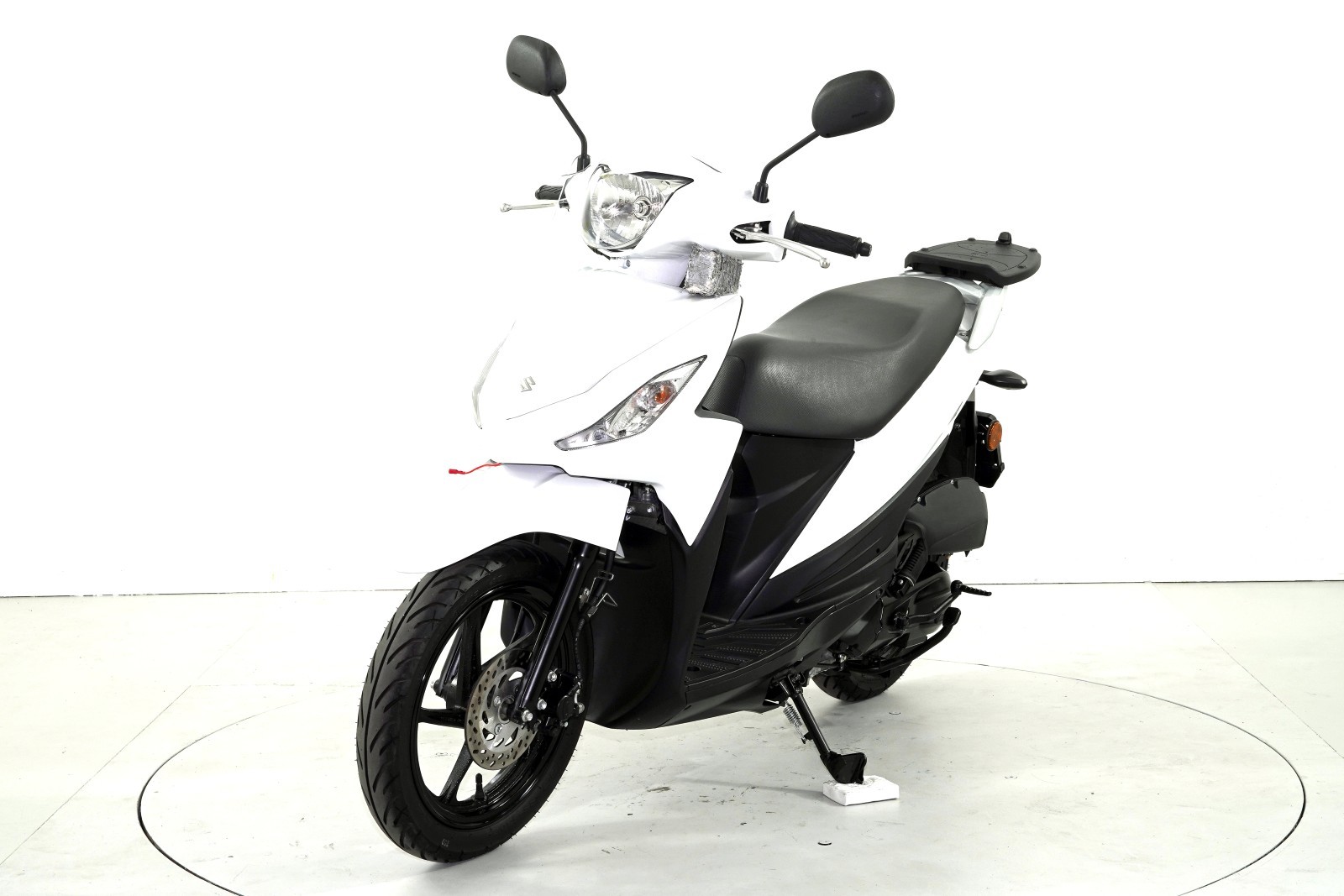 SUZUKI UK 110 ABS-showroom-element-2