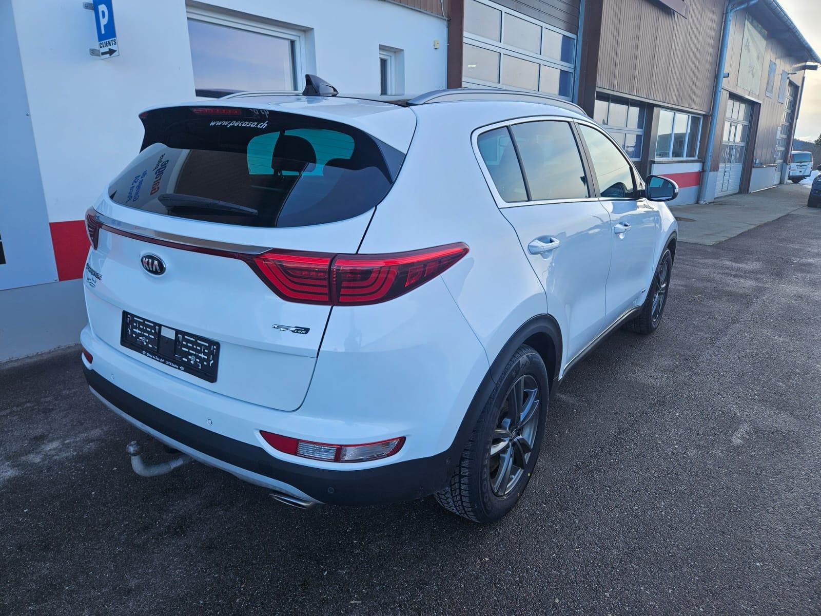 KIA Sportage 2.0 CRDi Style GT-Line-image-5