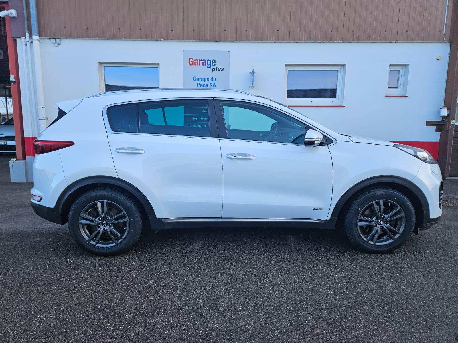 KIA Sportage 2.0 CRDi Style GT-Line-image-2
