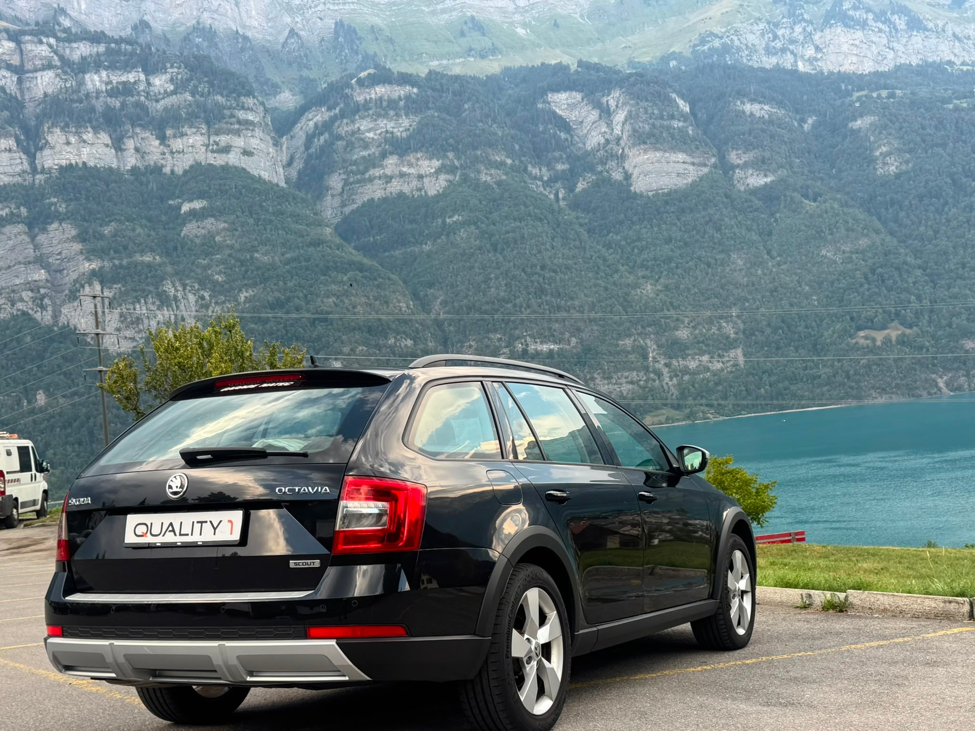 SKODA Octavia Combi 2.0 TDI Scout 4x4 DSG-image-7