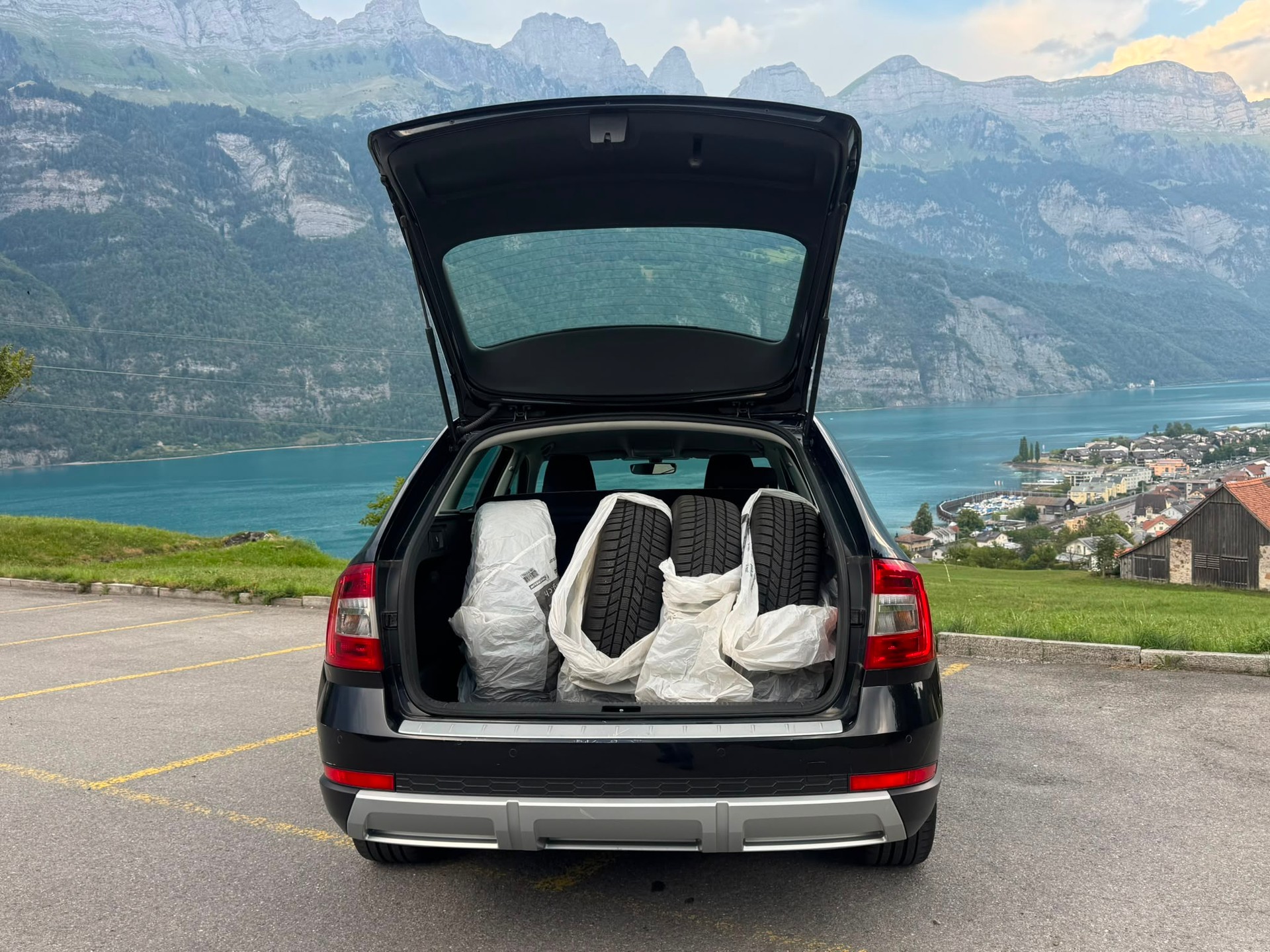 SKODA Octavia Combi 2.0 TDI Scout 4x4 DSG-image-9