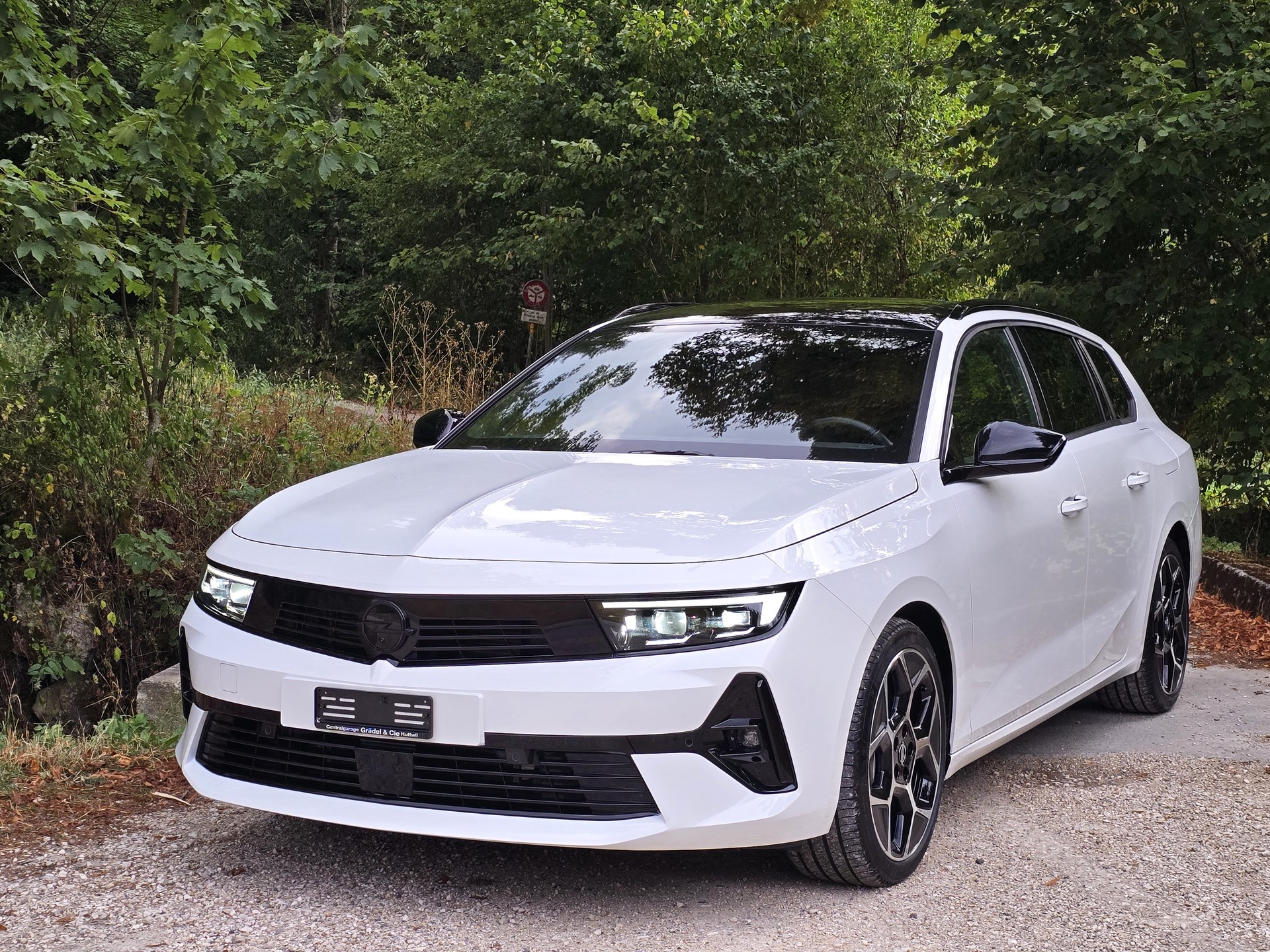 OPEL Astra Sports Tourer 1.6 PHEV Turbo Ultimate-image-0