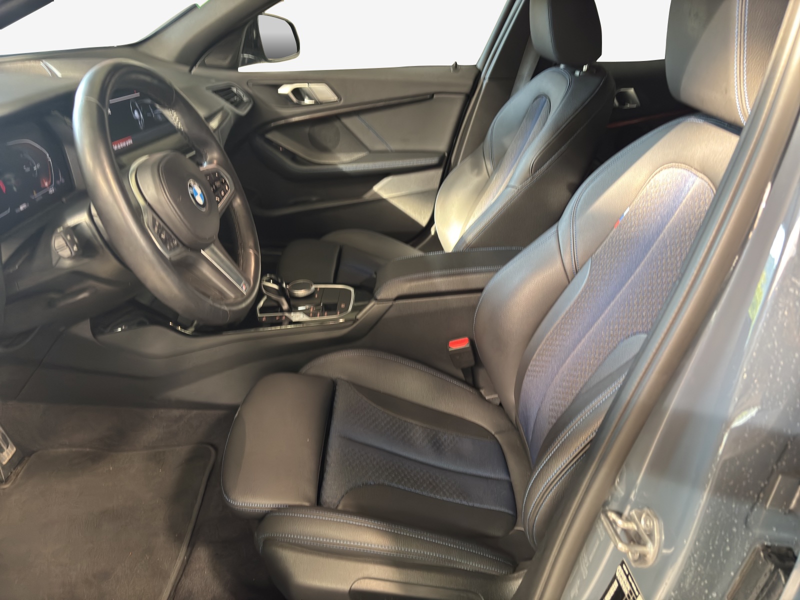 BMW 118i M Sport Steptronic-image-7
