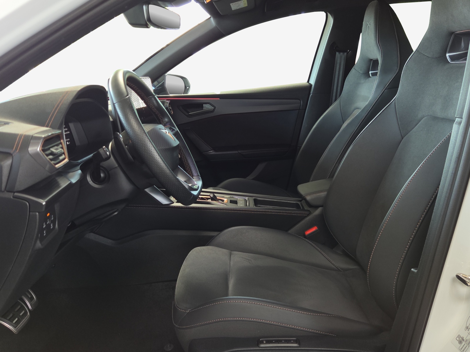 CUPRA LEON ST 1.5 e-HYBRID pHEV Black SymphonyDSG-image-7