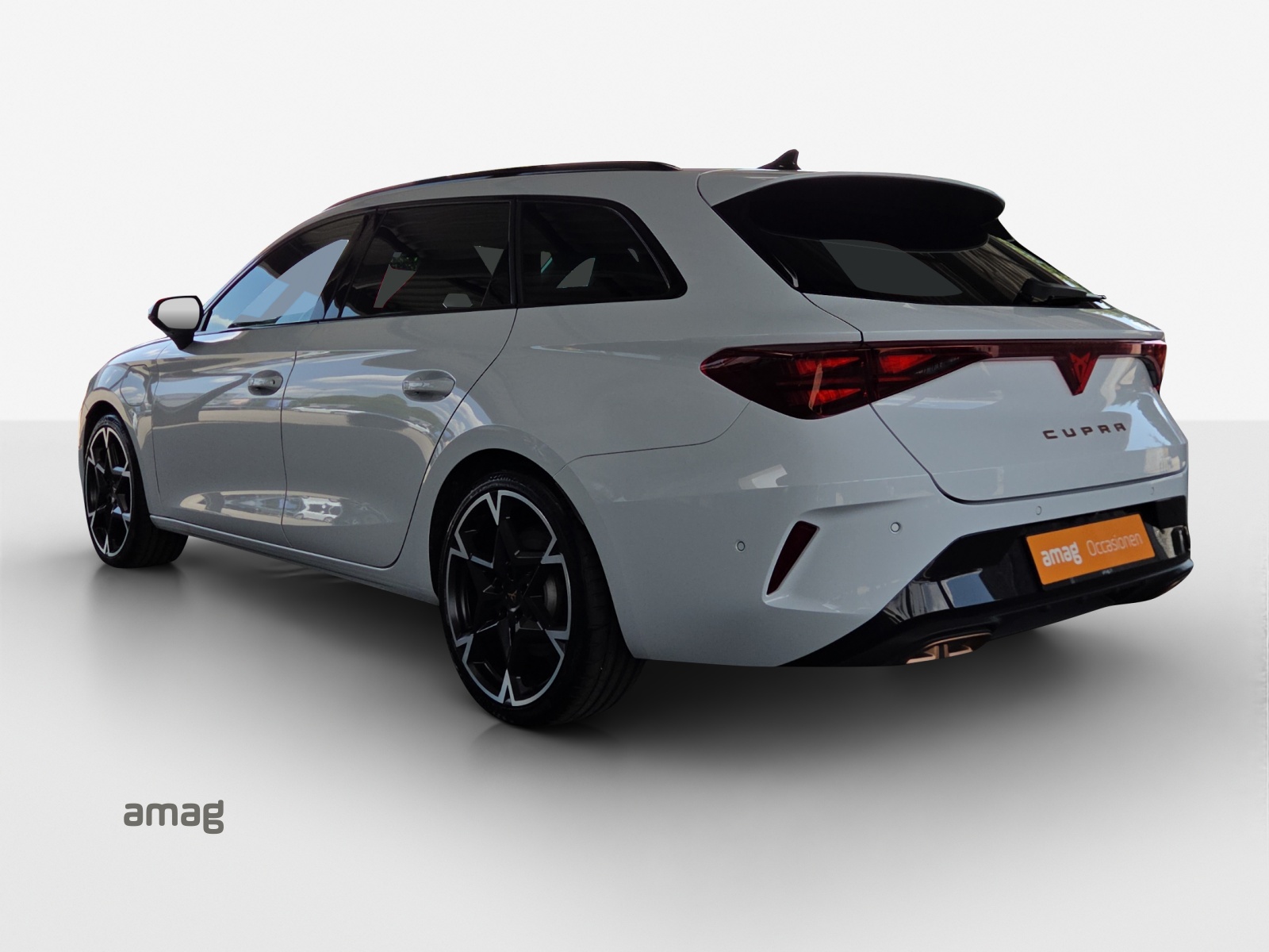 CUPRA LEON ST 1.5 e-HYBRID pHEV Black SymphonyDSG-image-2