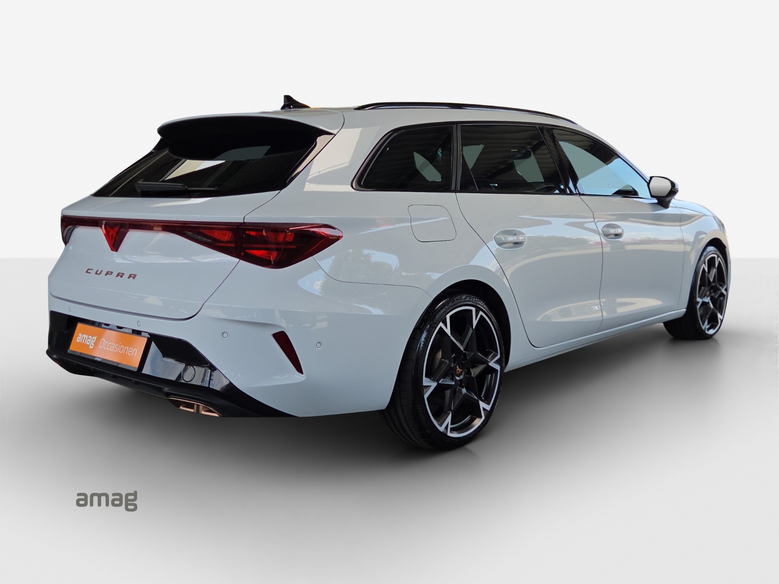 CUPRA LEON ST 1.5 e-HYBRID pHEV Black SymphonyDSG-image-4