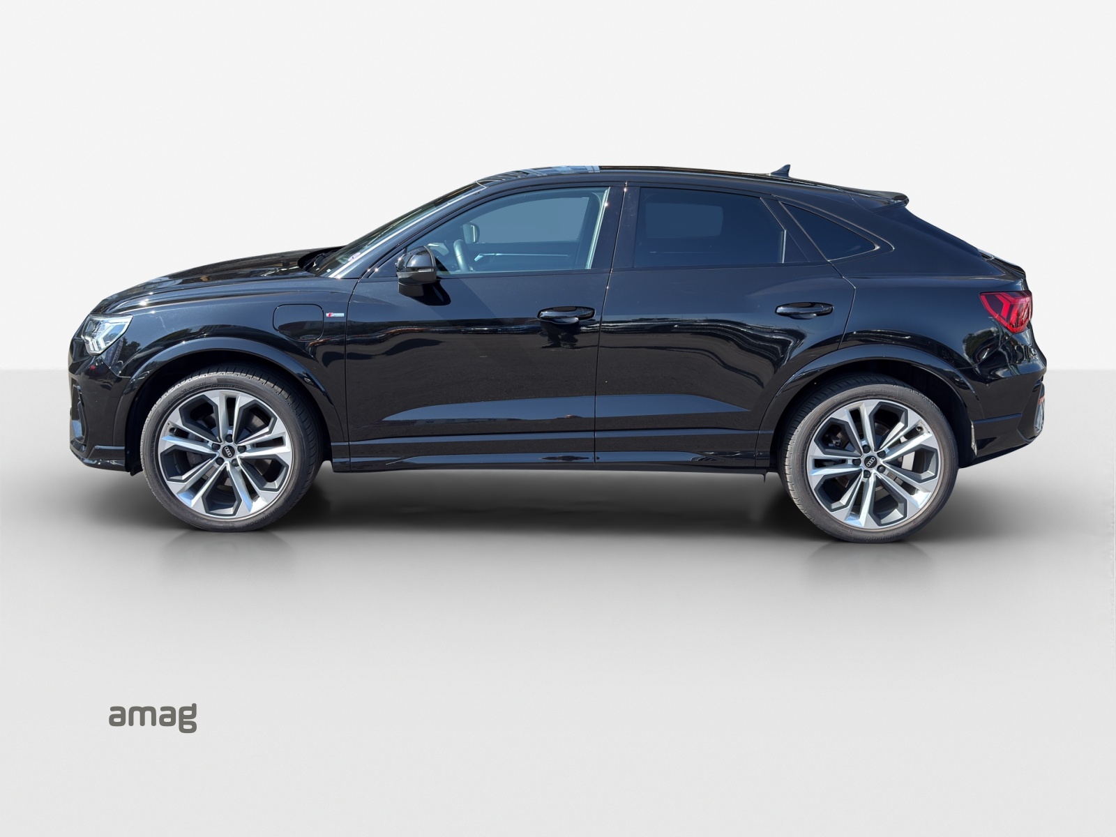 AUDI Q3 Sportback 45 TFSI e S line S-tronic-image-1