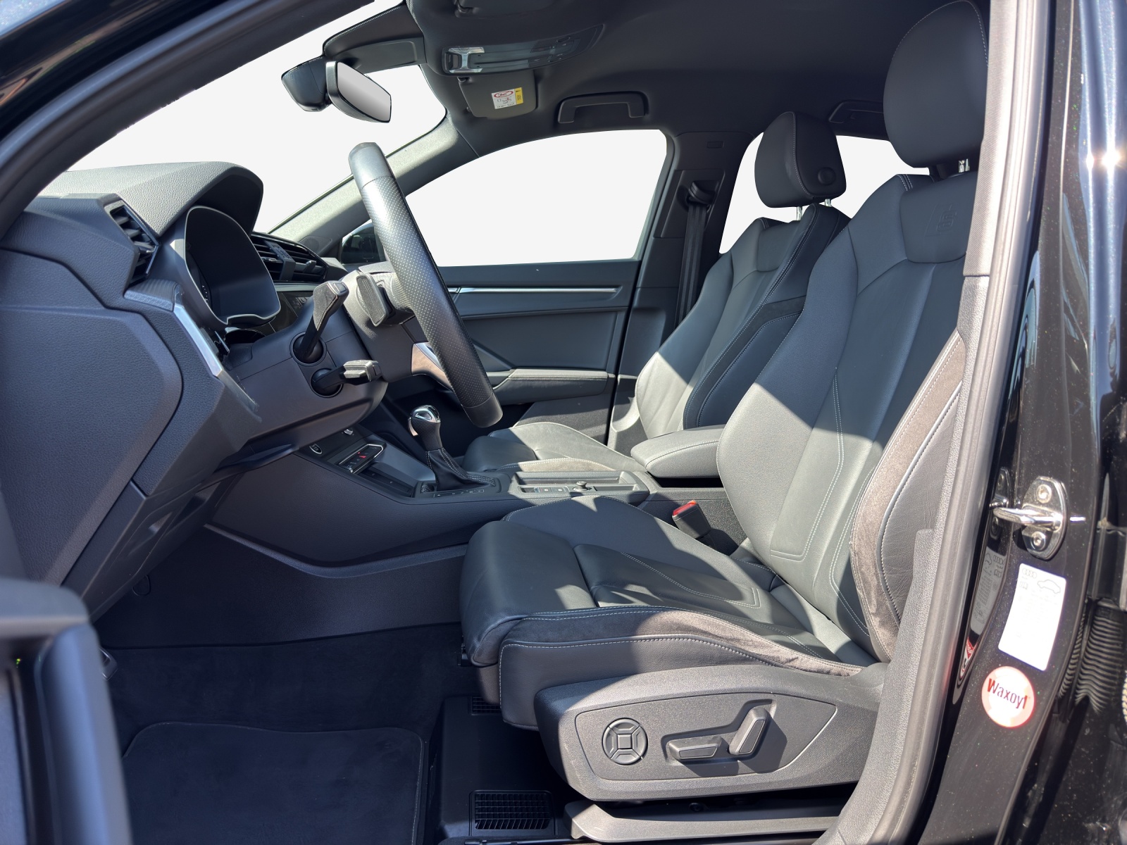 AUDI Q3 Sportback 45 TFSI e S line S-tronic-image-8
