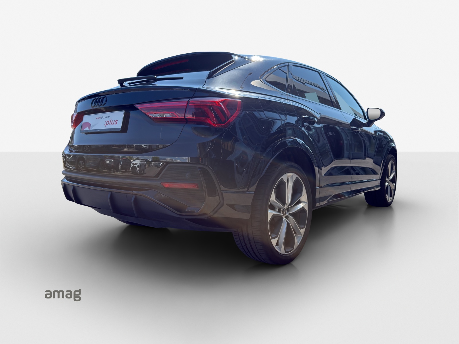 AUDI Q3 Sportback 45 TFSI e S line S-tronic-image-5