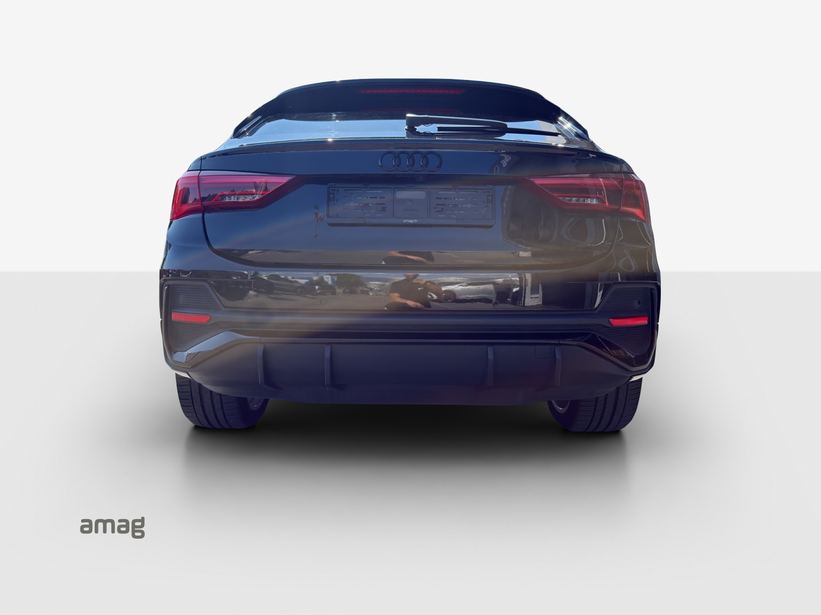 AUDI Q3 Sportback 45 TFSI e S line S-tronic-image-4