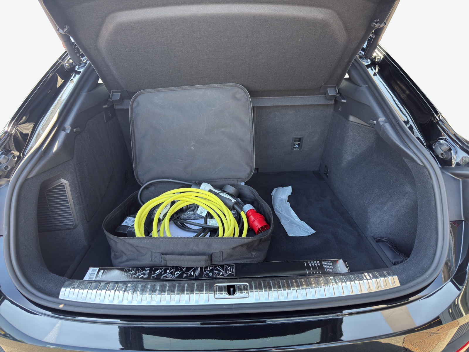 AUDI Q3 Sportback 45 TFSI e S line S-tronic-image-13