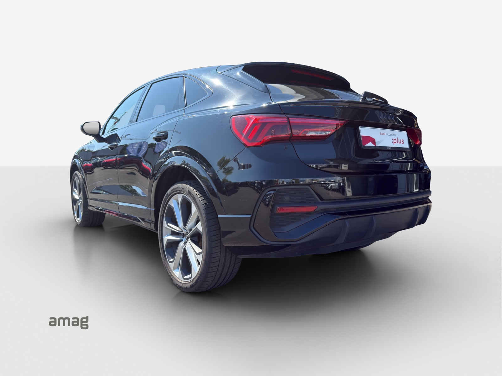 AUDI Q3 Sportback 45 TFSI e S line S-tronic-image-2