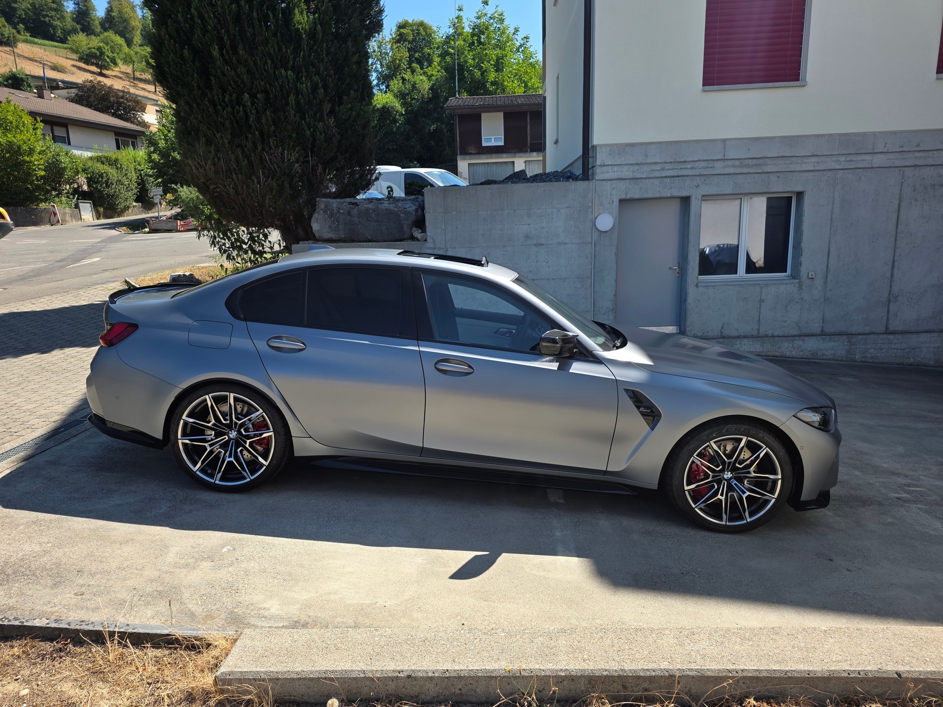 BMW M3 Competition xDrive-image-2