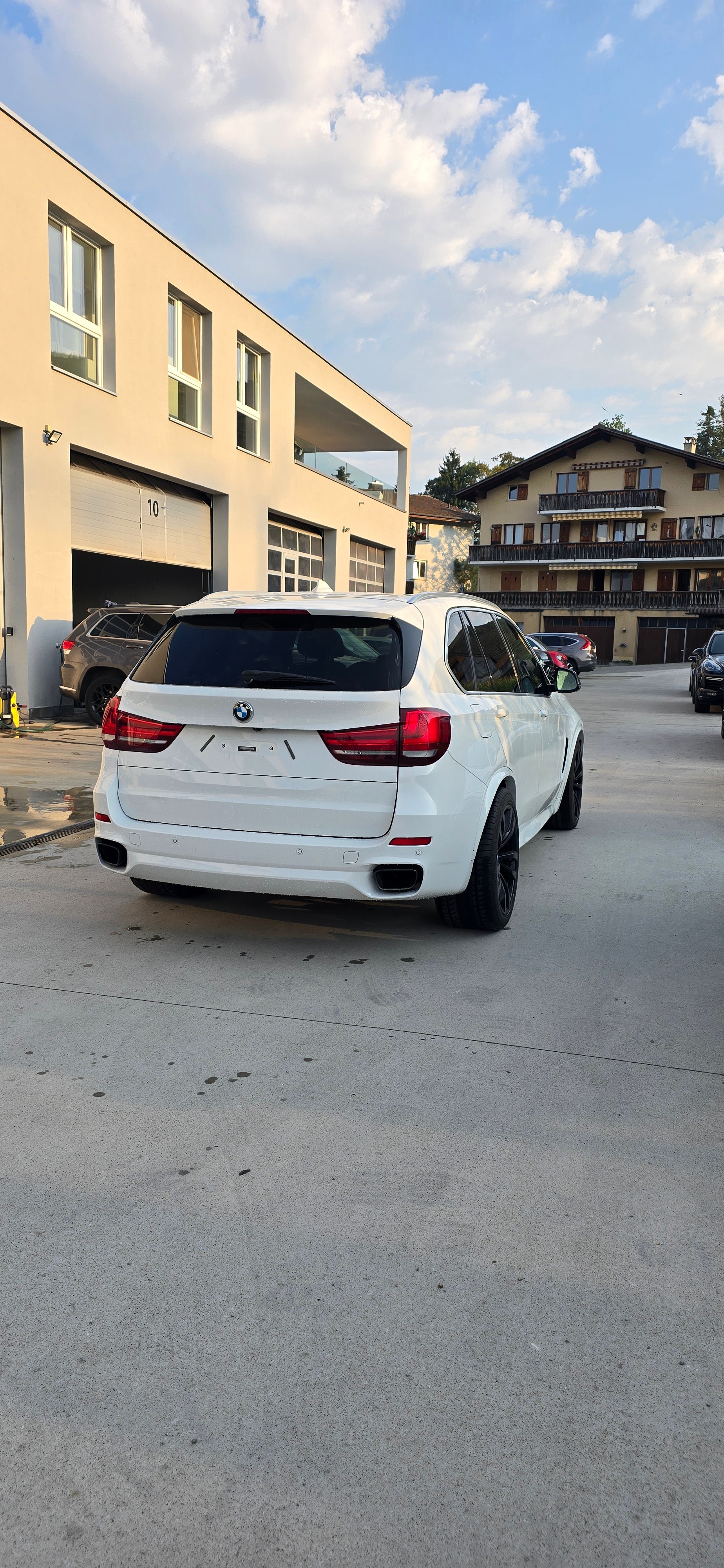 BMW X5-image-1