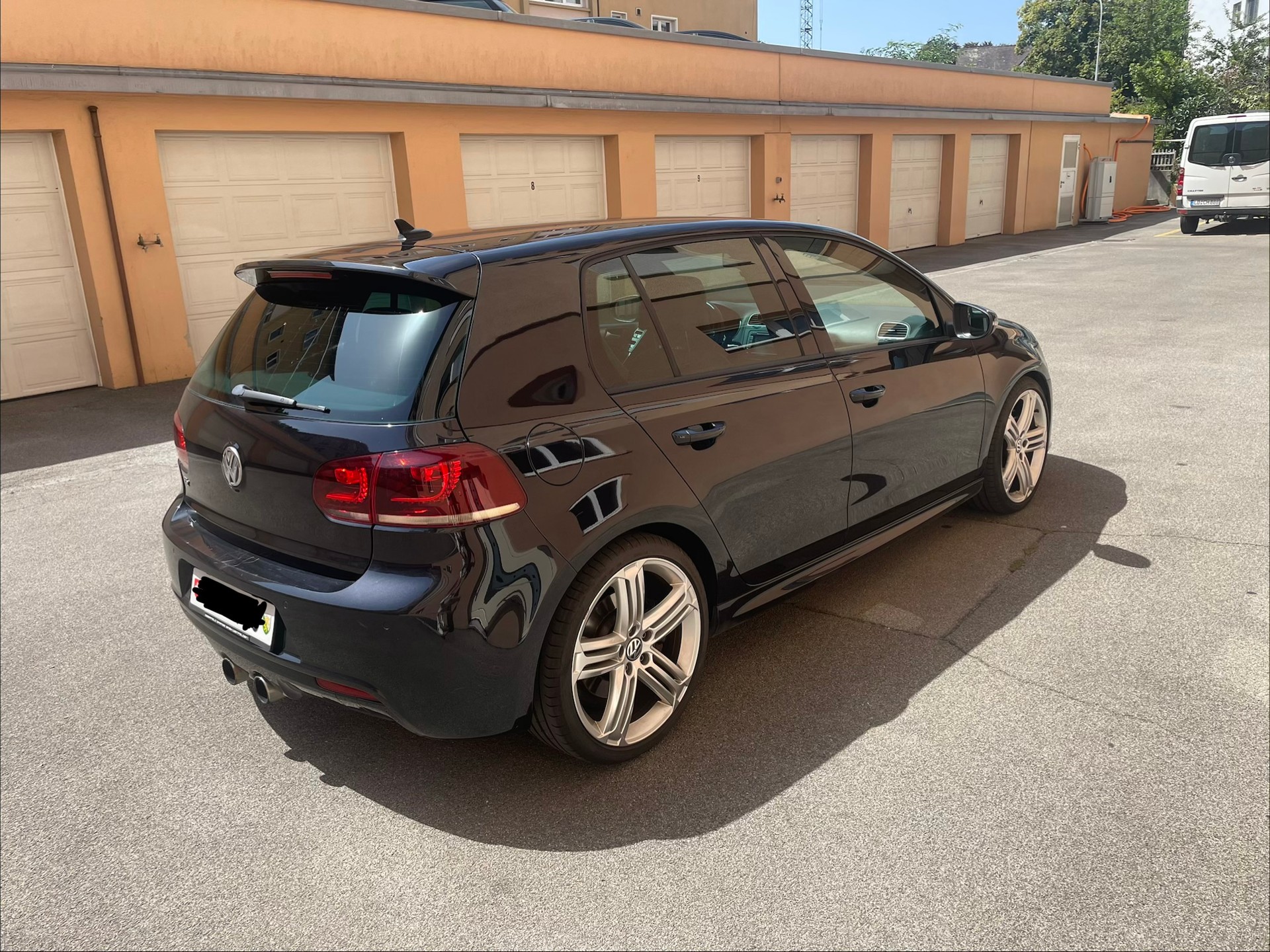 VW 2.0 TSI R DSG 4motion-image-2