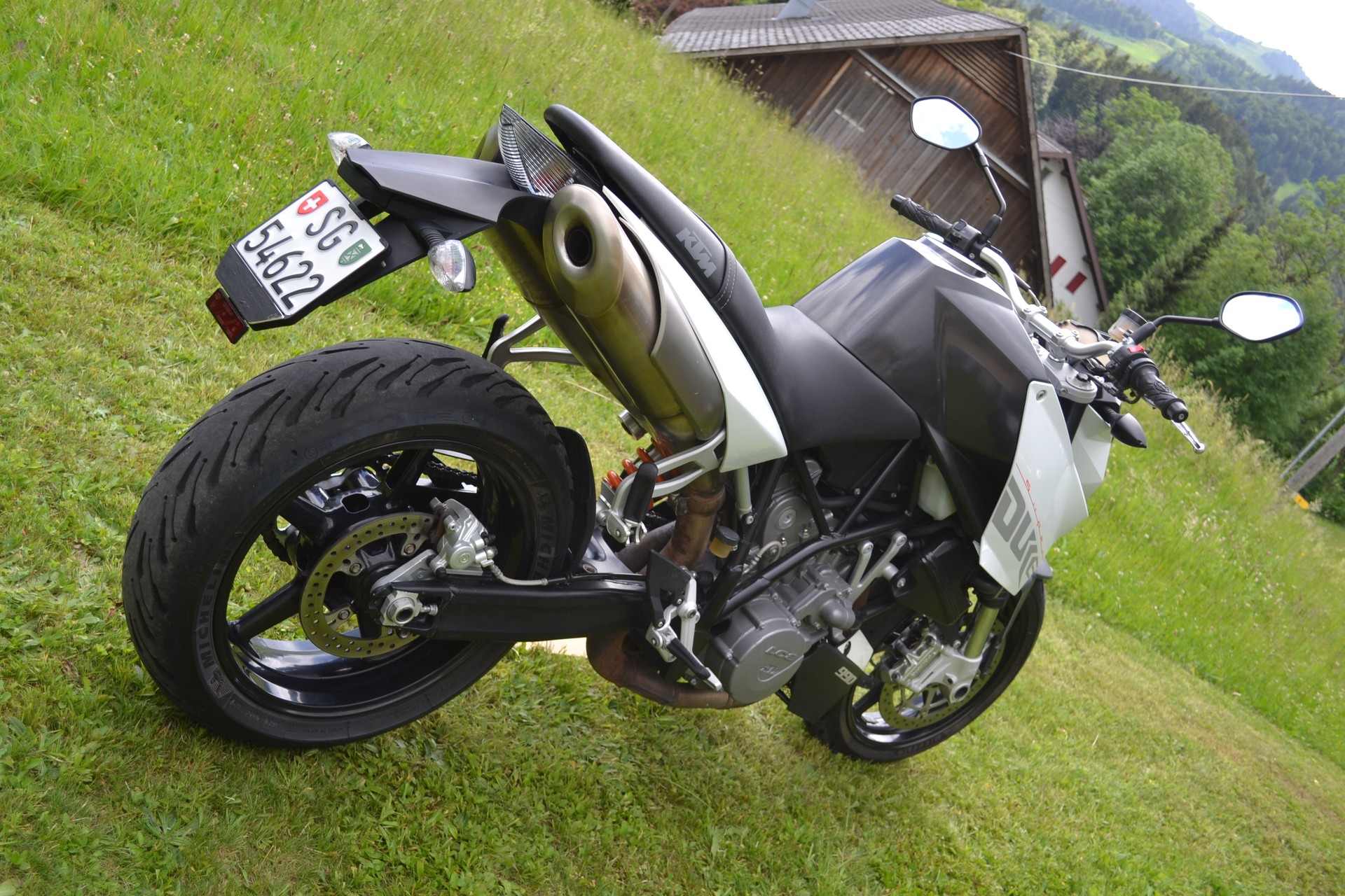 KTM 990 Super Duke-image-7