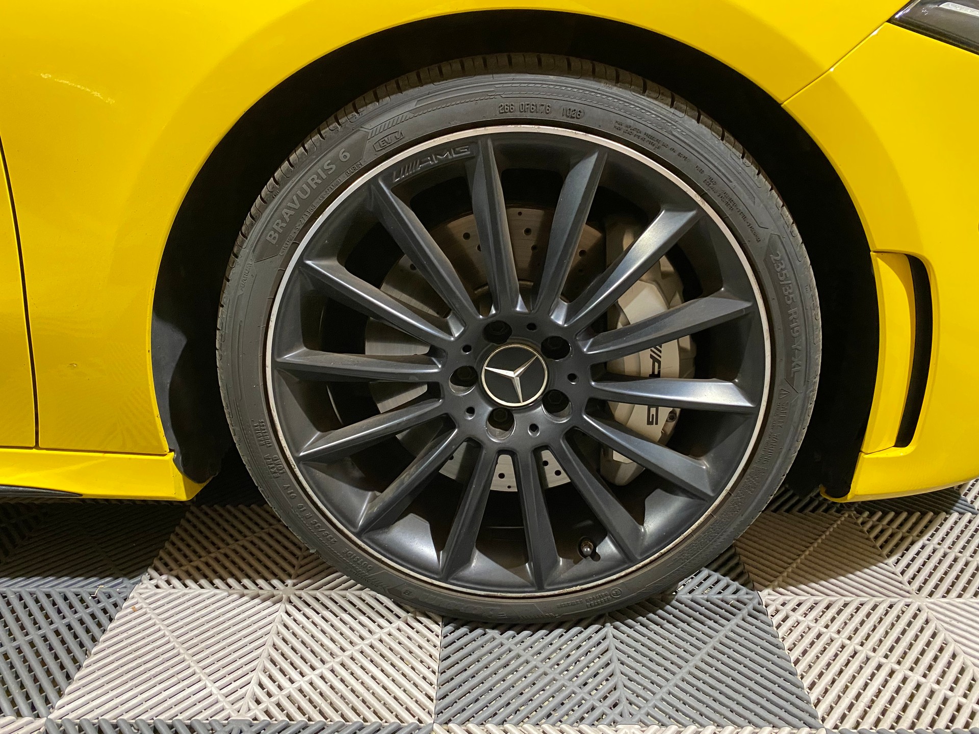 MERCEDES-BENZ A 35 AMG 4Matic Speedshift-image-5