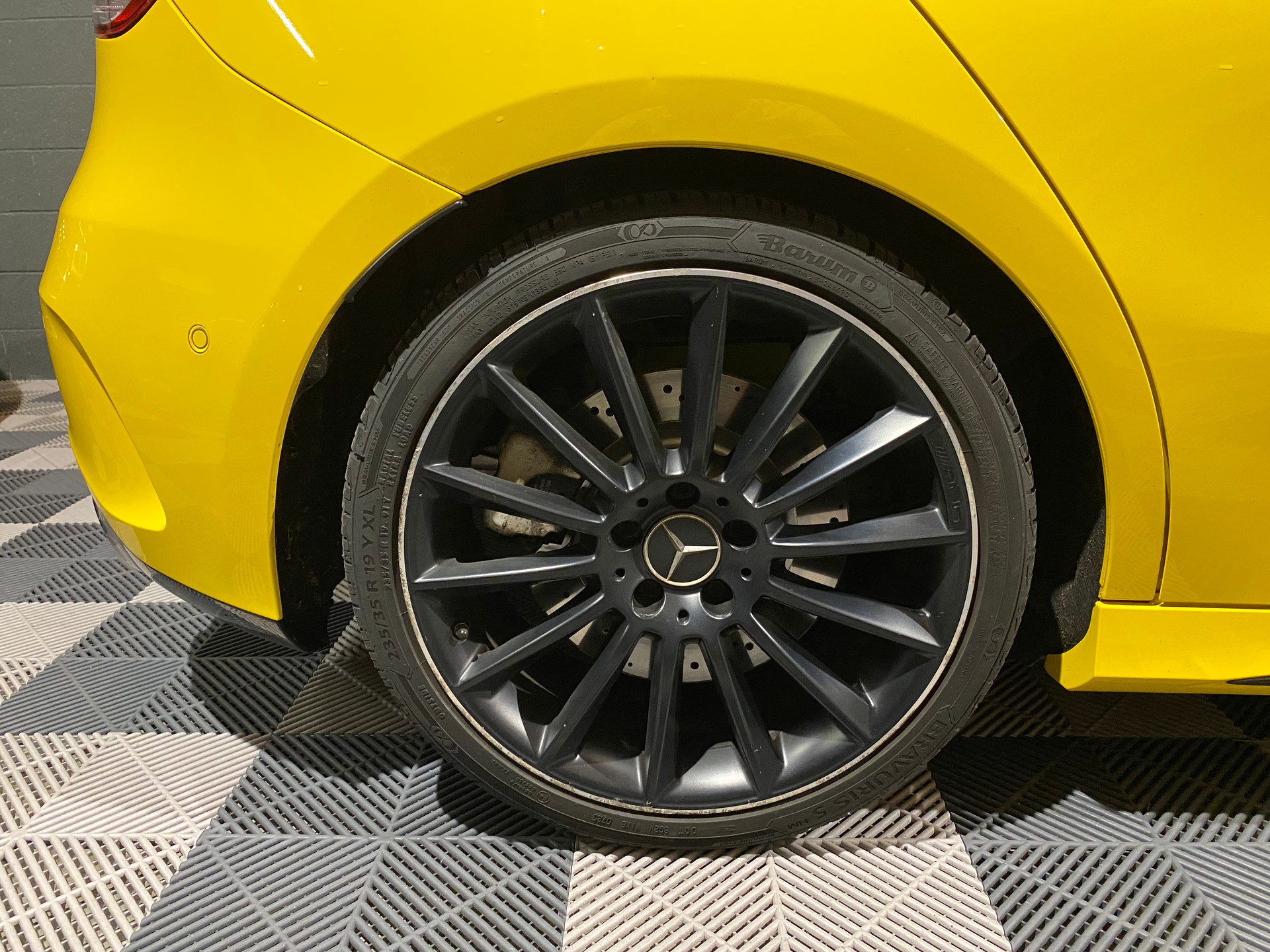 MERCEDES-BENZ A 35 AMG 4Matic Speedshift-image-6