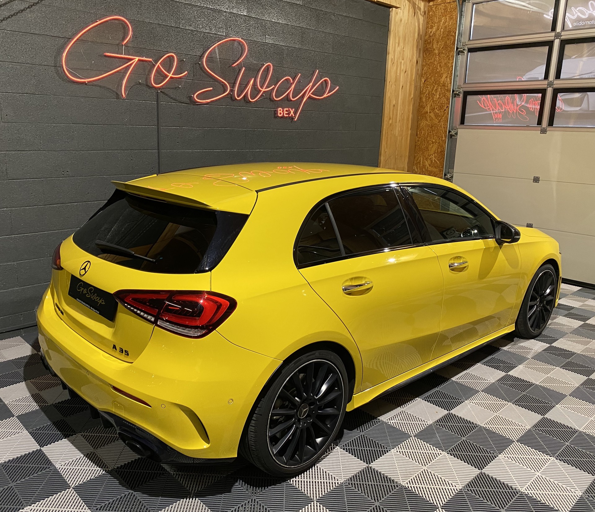MERCEDES-BENZ A 35 AMG 4Matic Speedshift-image-3