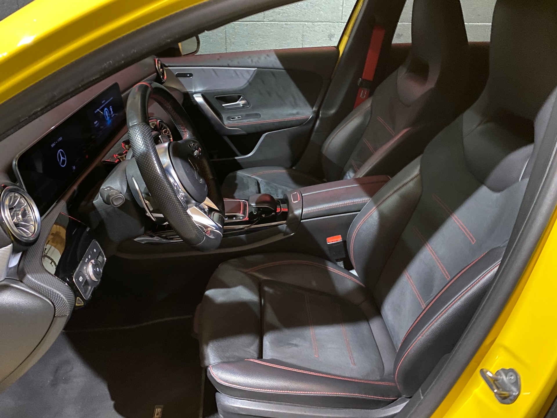 MERCEDES-BENZ A 35 AMG 4Matic Speedshift-image-13