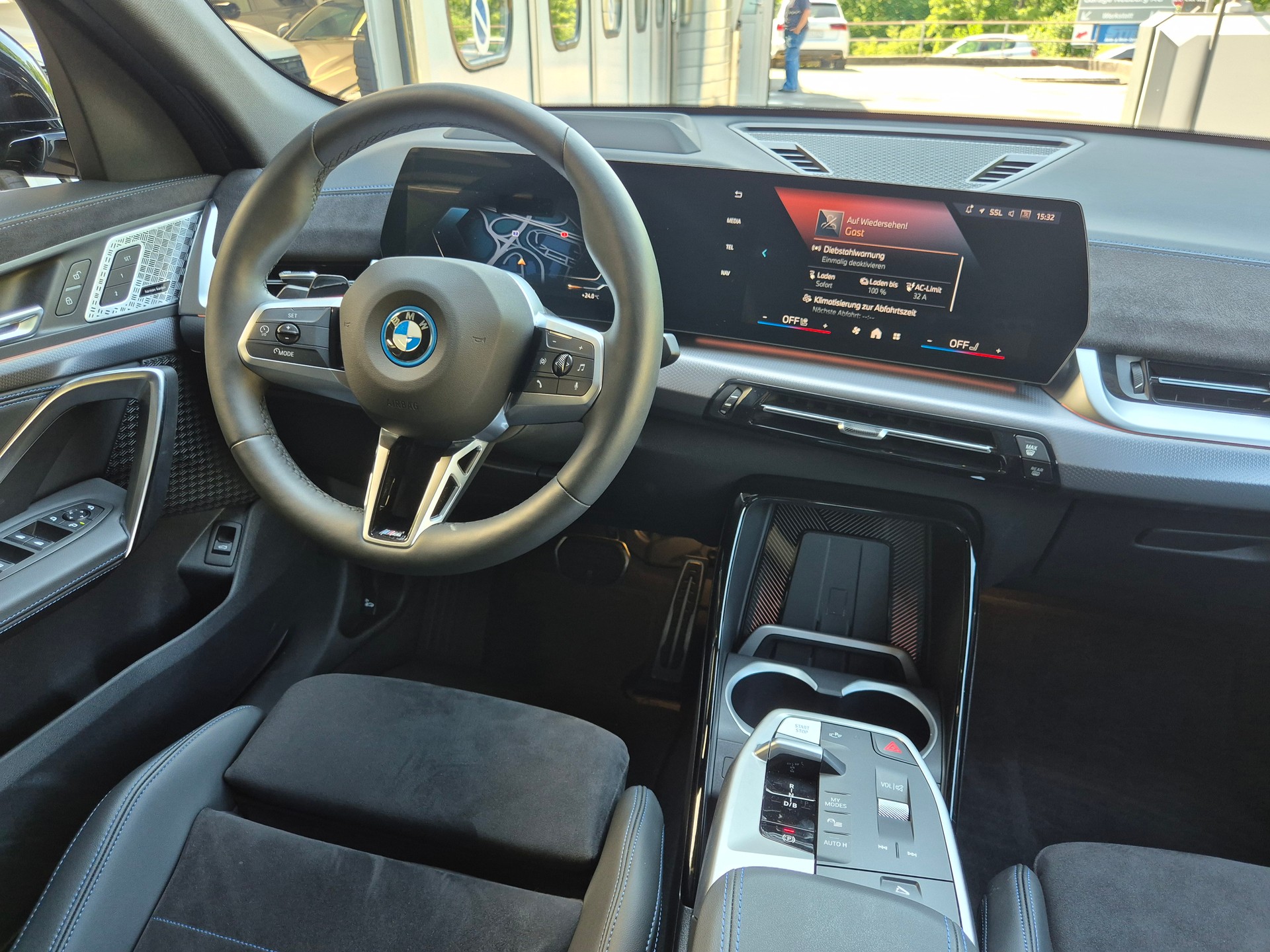 BMW iX2 xDrive 30 M Sport Pro-image-19